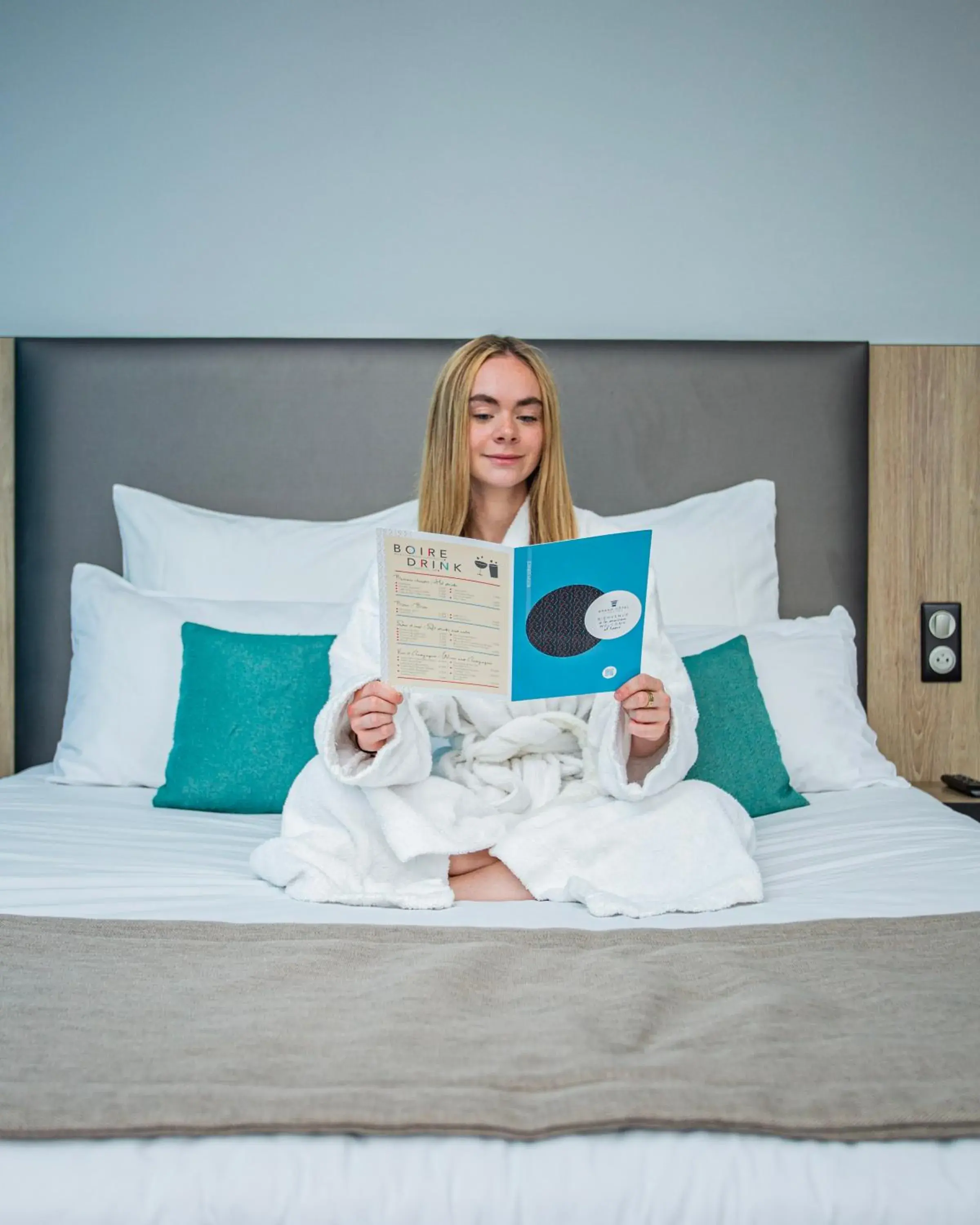 Bed in Grand Hôtel Clichy Paris Bed in Grand Hôtel Clichy Paris