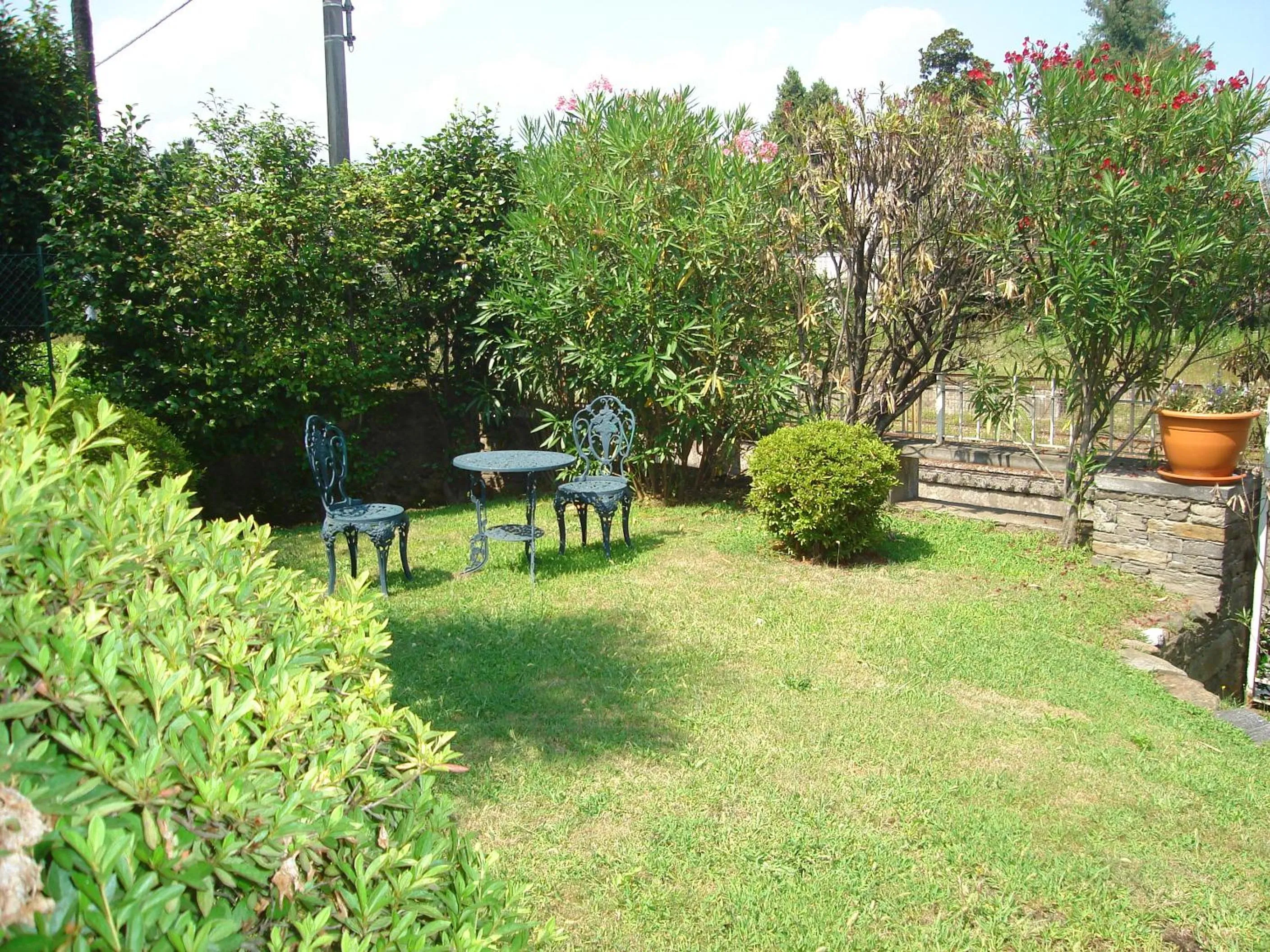 Garden in Bed & Breakfast Gli Oleandri