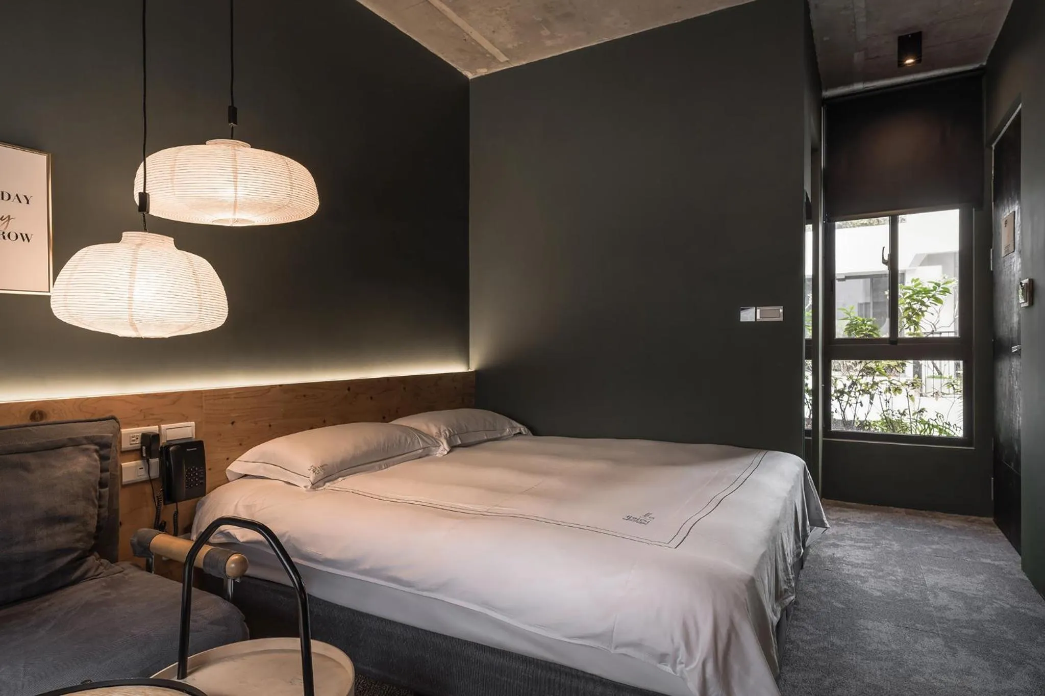 Photo of the whole room, Bed in SI Hotel