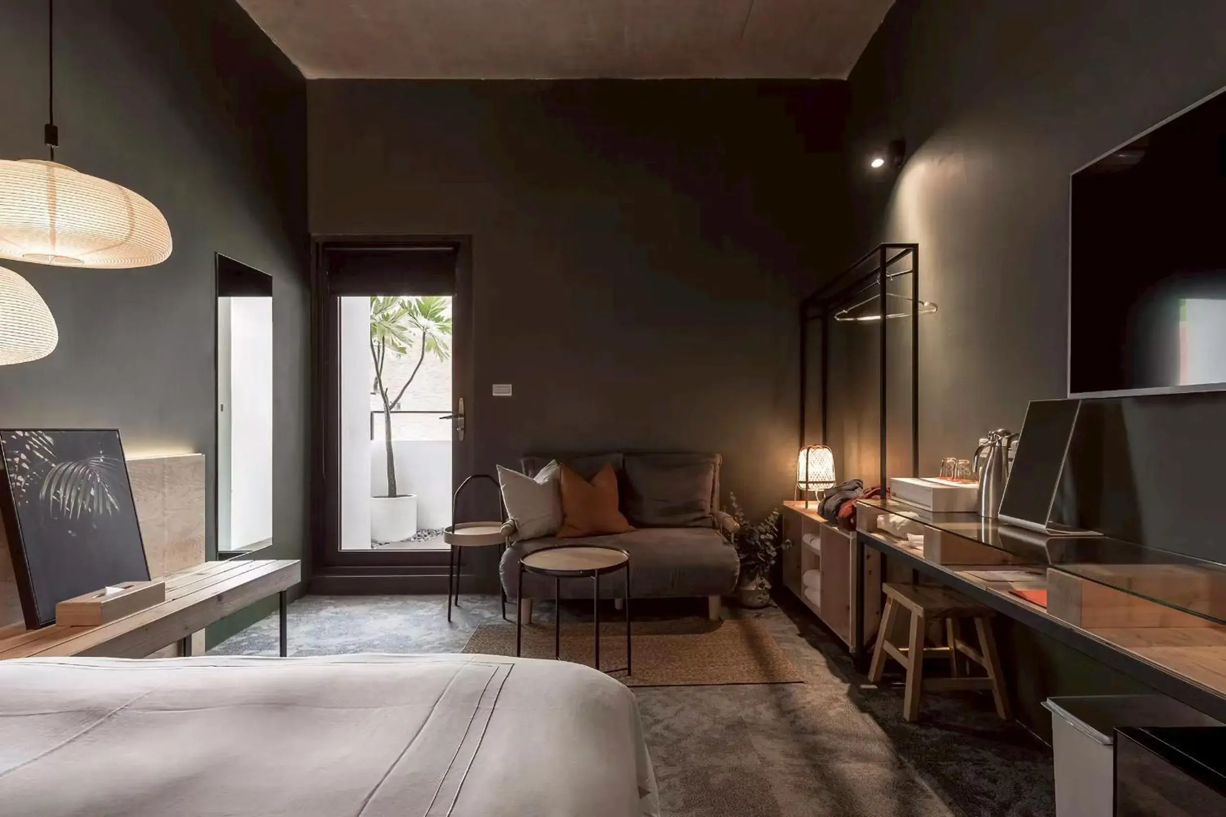 Photo of the whole room, Bed in SI Hotel Photo of the whole room, Bed in SI Hotel