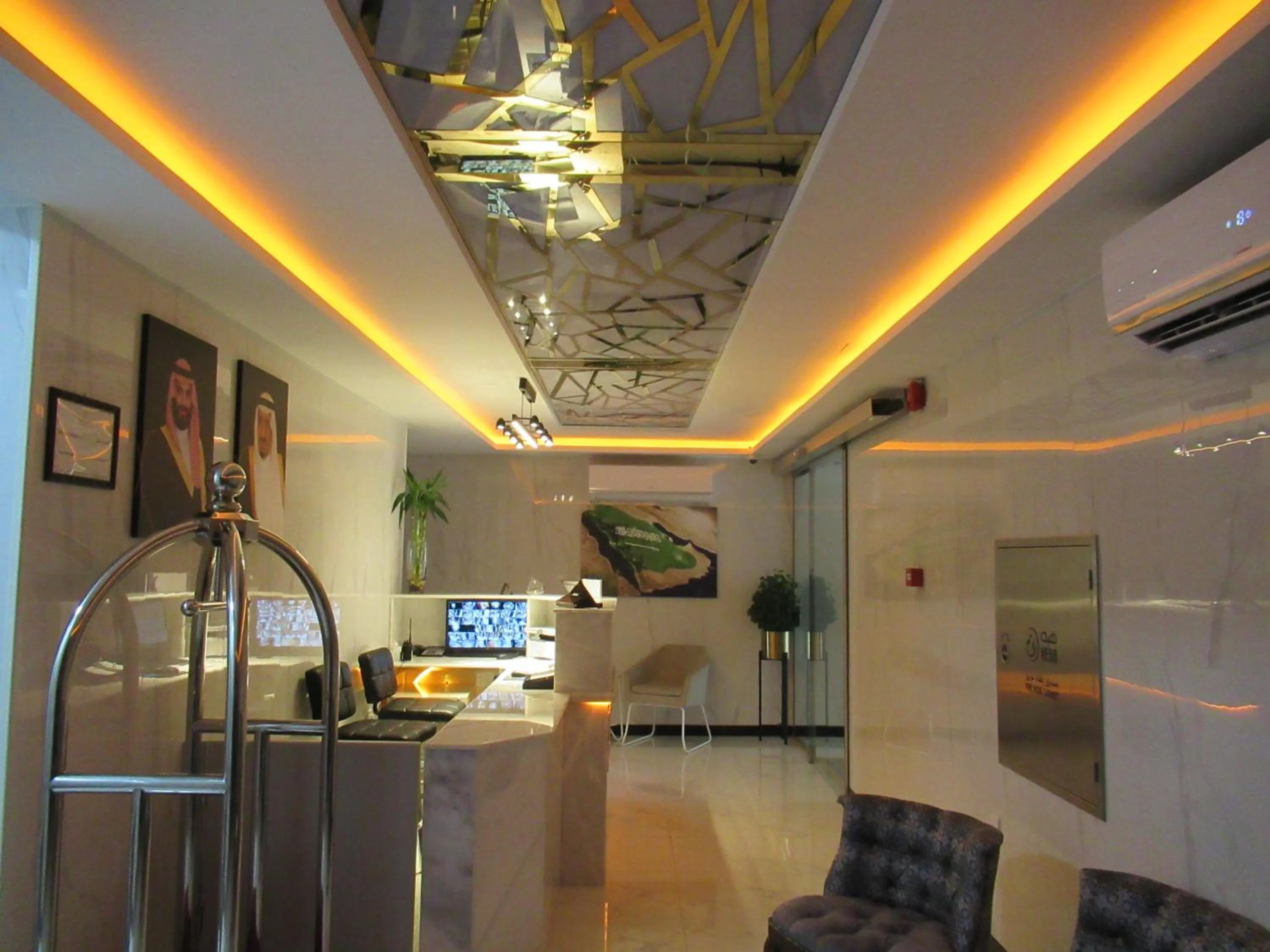 Lobby or reception in Touq Al Balad Hotel