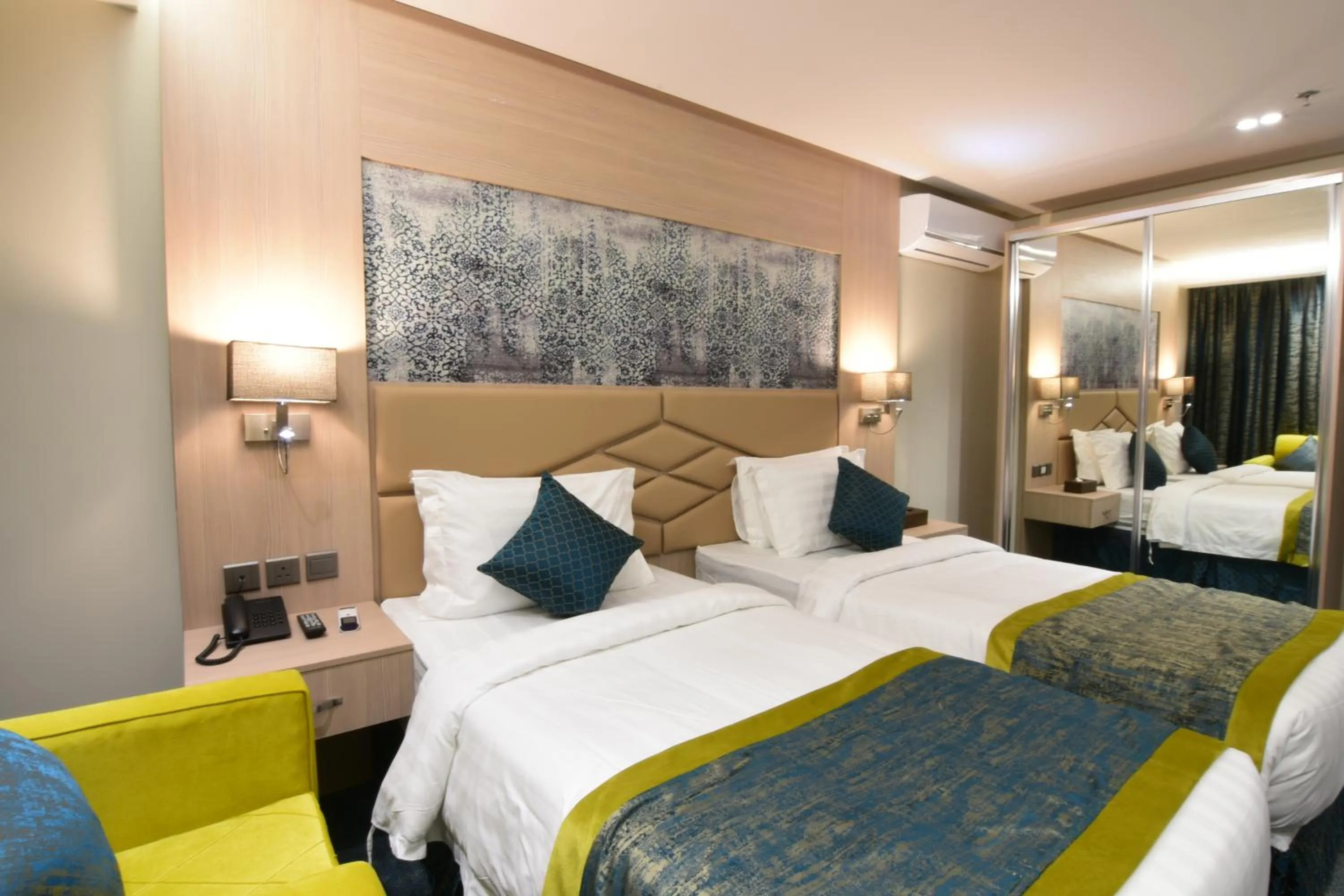 Photo of the whole room, Bed in Touq Al Balad Hotel