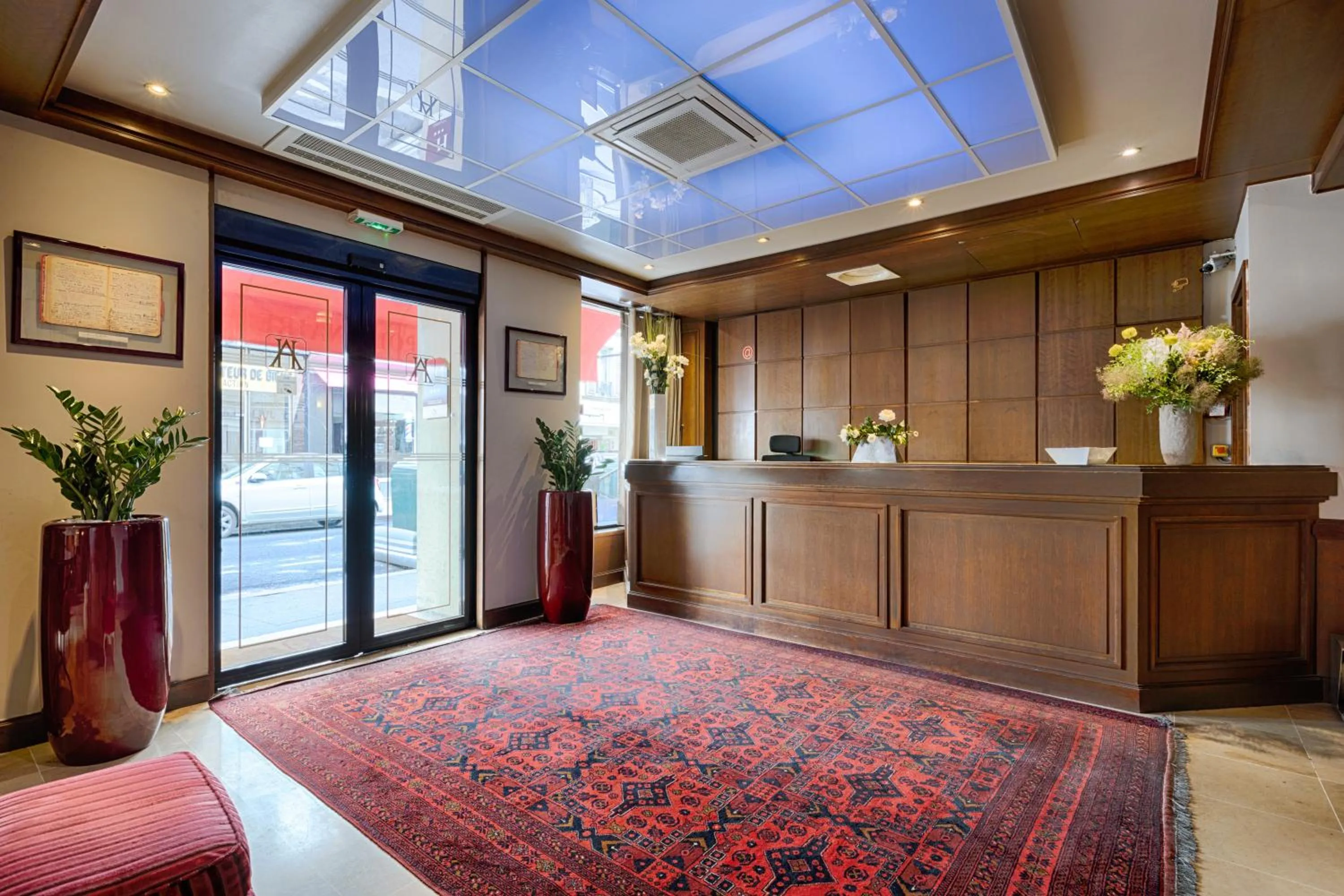 Lobby or reception in Apollinaire