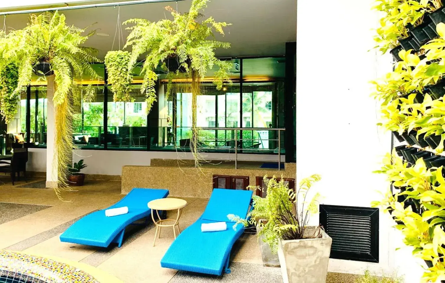 Swimming pool in Mantra Varee Hotel Swimming pool in Mantra Varee Hotel