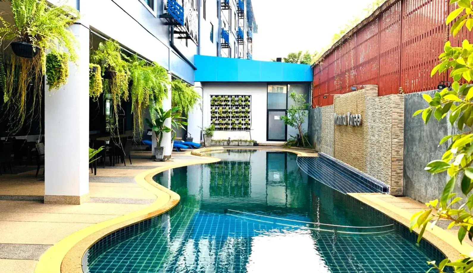 Swimming pool in Mantra Varee Hotel Swimming pool in Mantra Varee Hotel