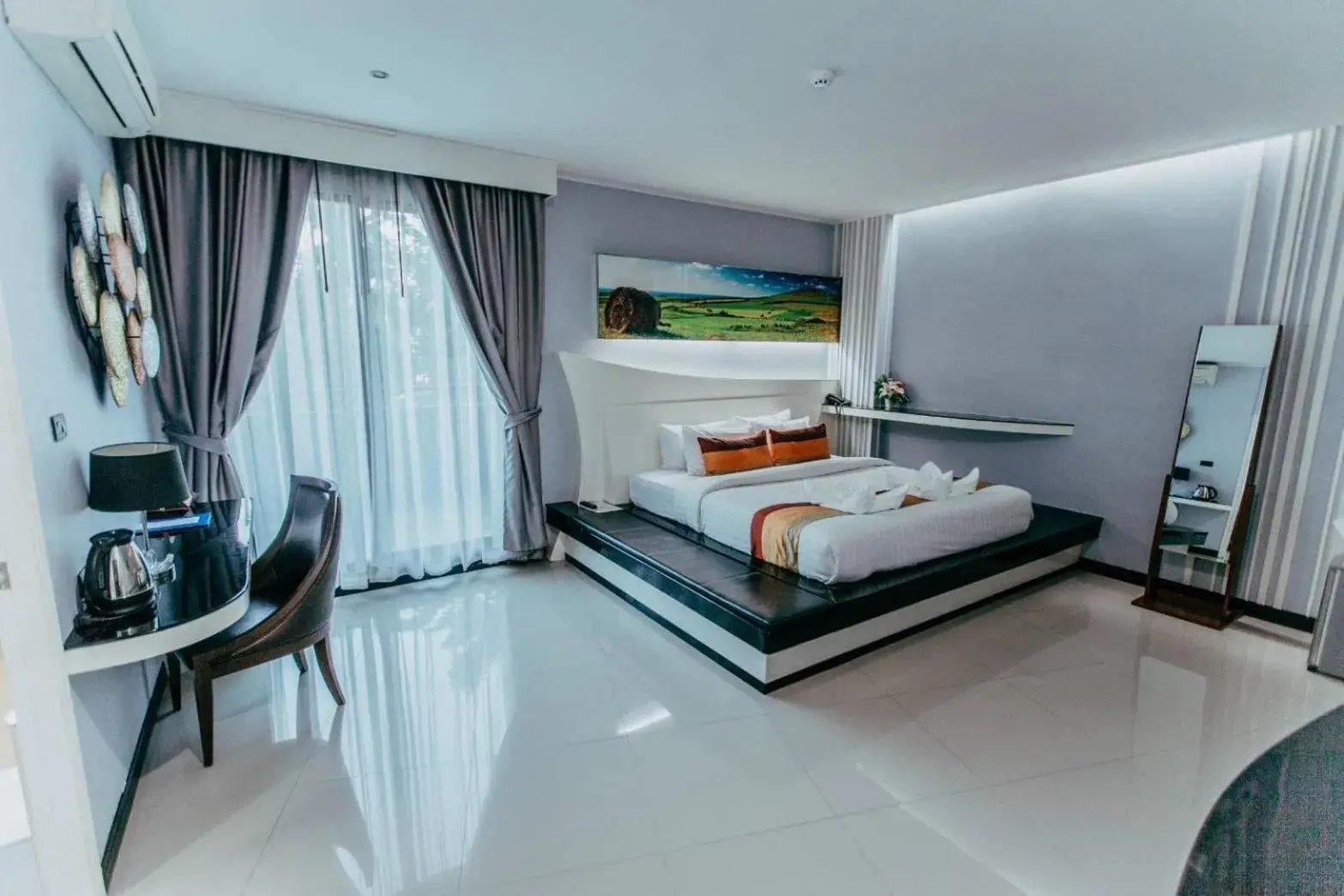 Photo of the whole room, Bed in Mantra Varee Hotel Photo of the whole room, Bed in Mantra Varee Hotel