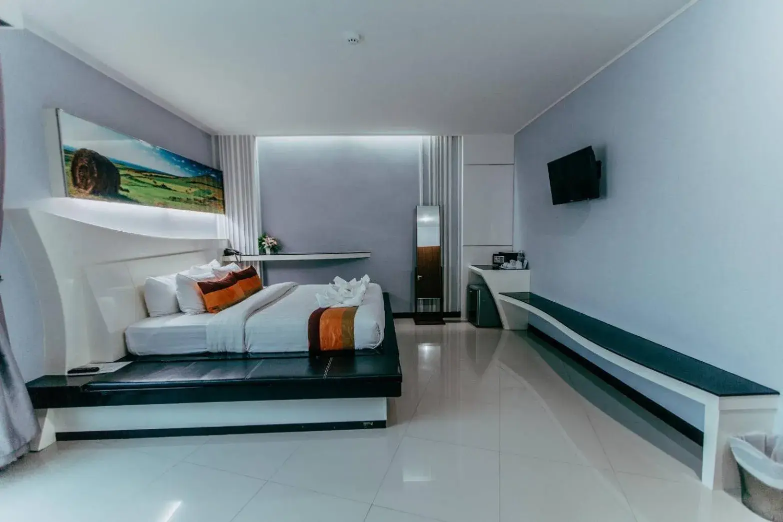 Bed in Mantra Varee Hotel Bed in Mantra Varee Hotel