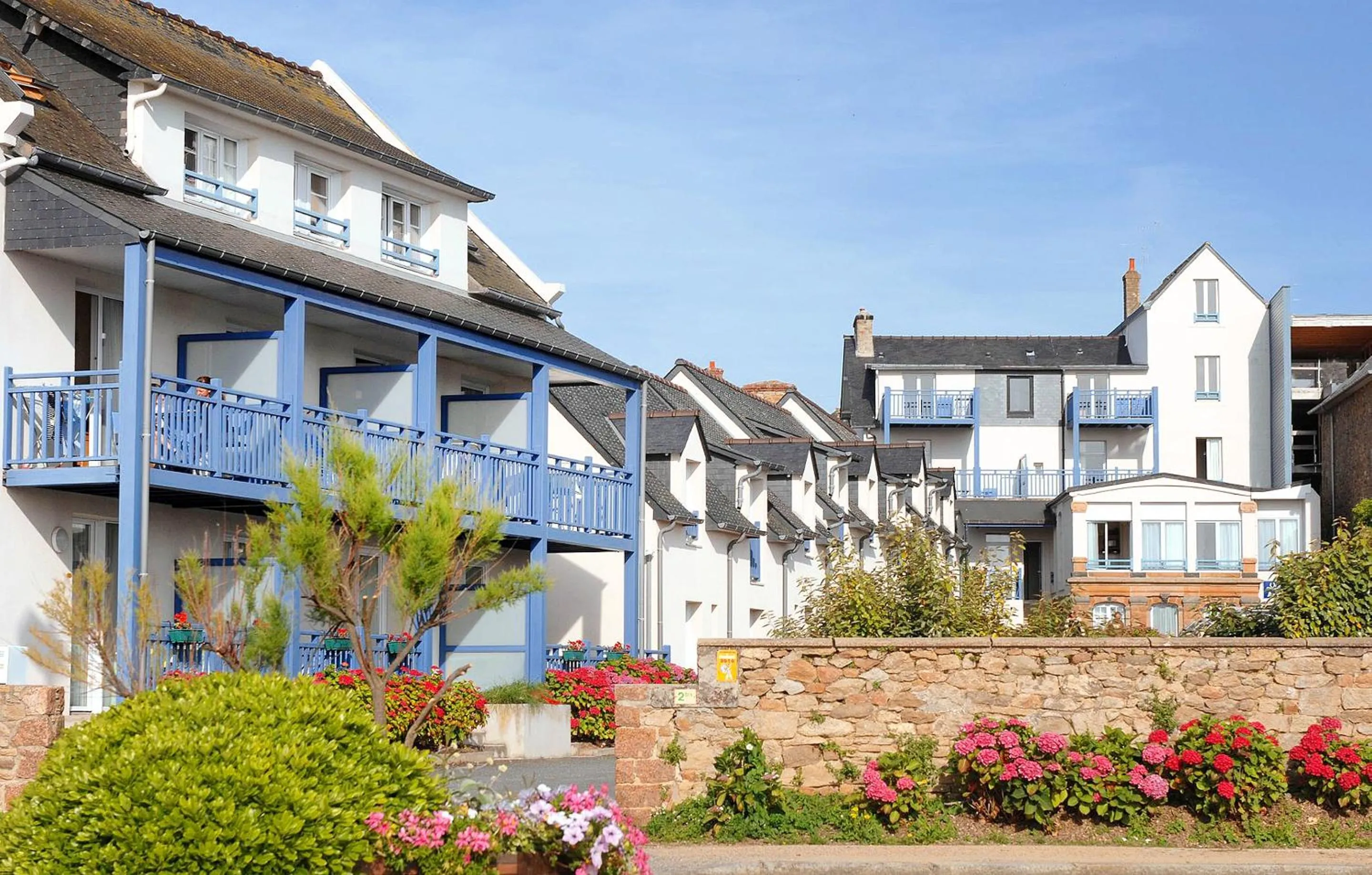 Property building in Résidence Odalys La Baie de Sainte Anne