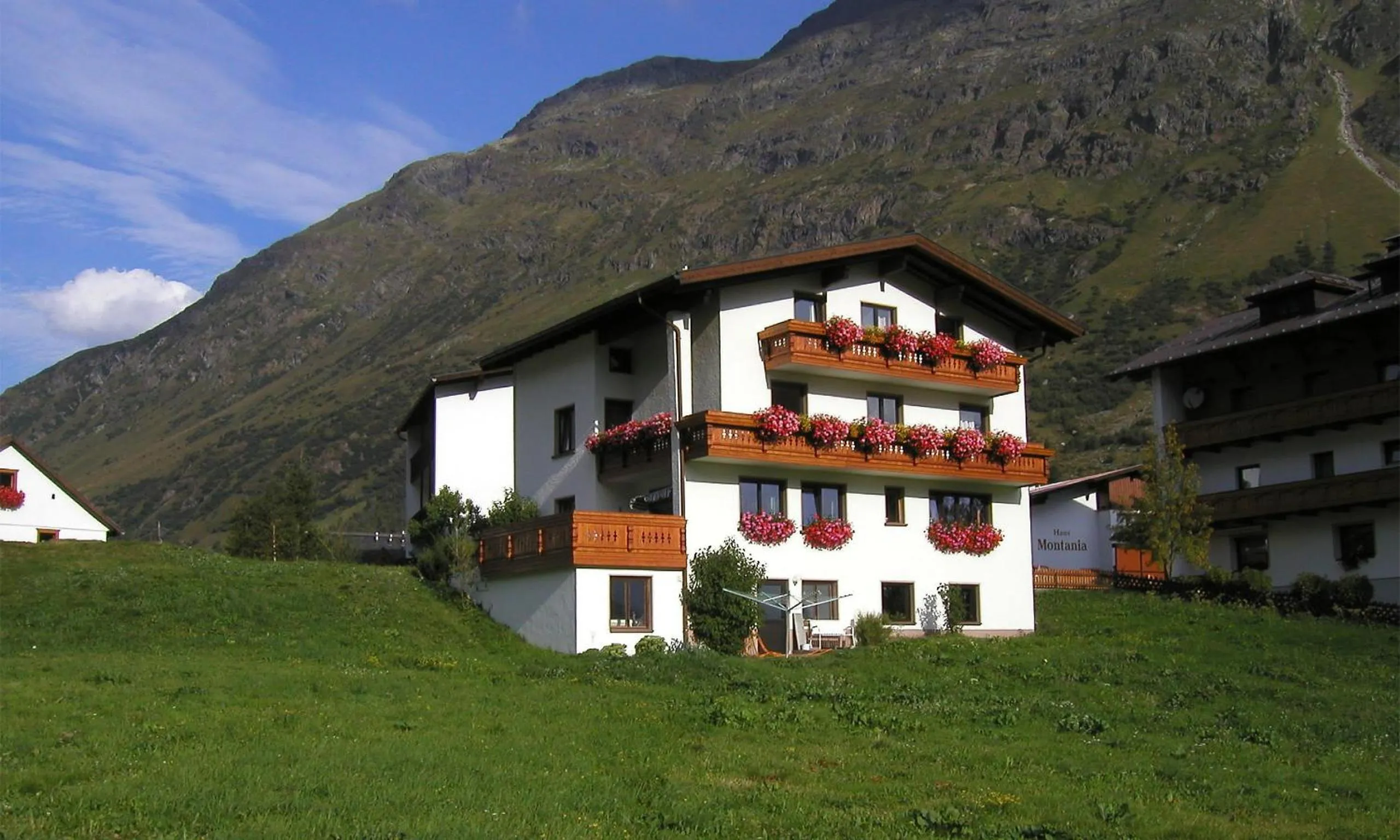 Facade/entrance in Apart Christine - Silvrettacard-Sommer inklusive