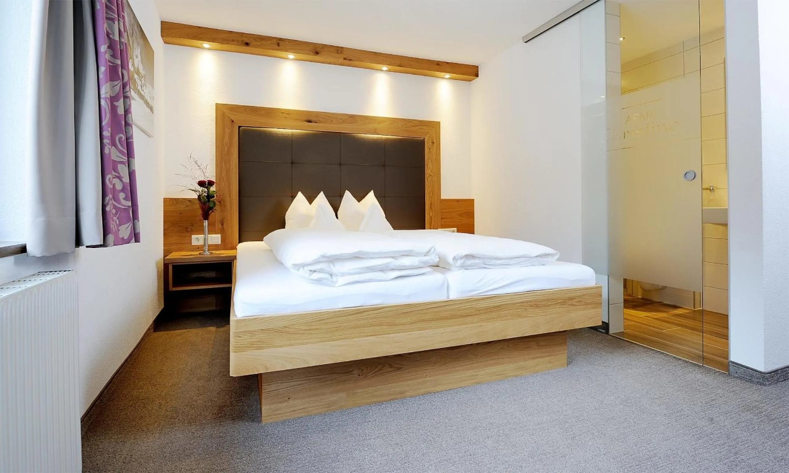Photo of the whole room, Bed in Apart Christine - Silvrettacard-Sommer inklusive