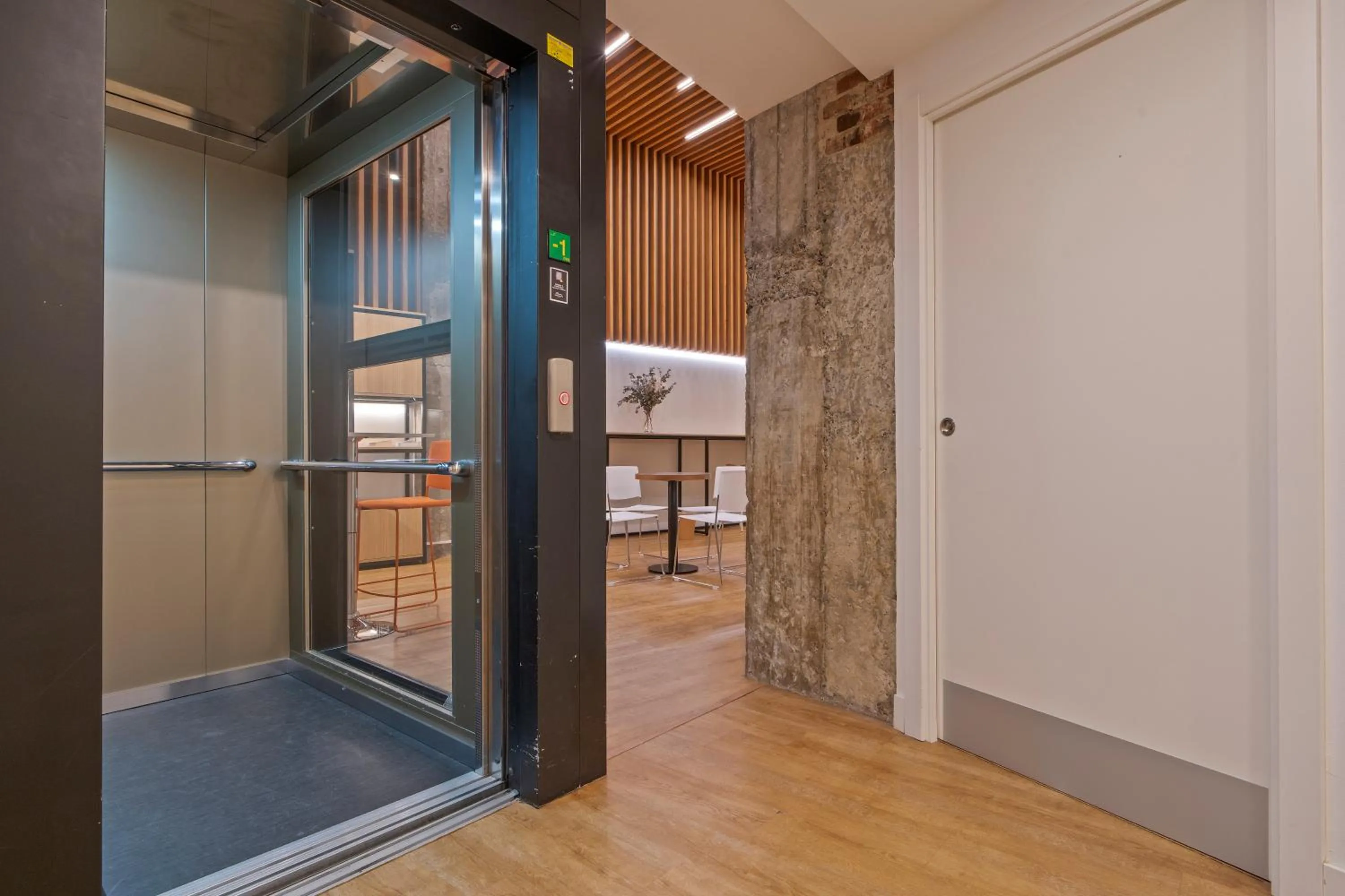 elevator in Colectia Hotel Ondarreta