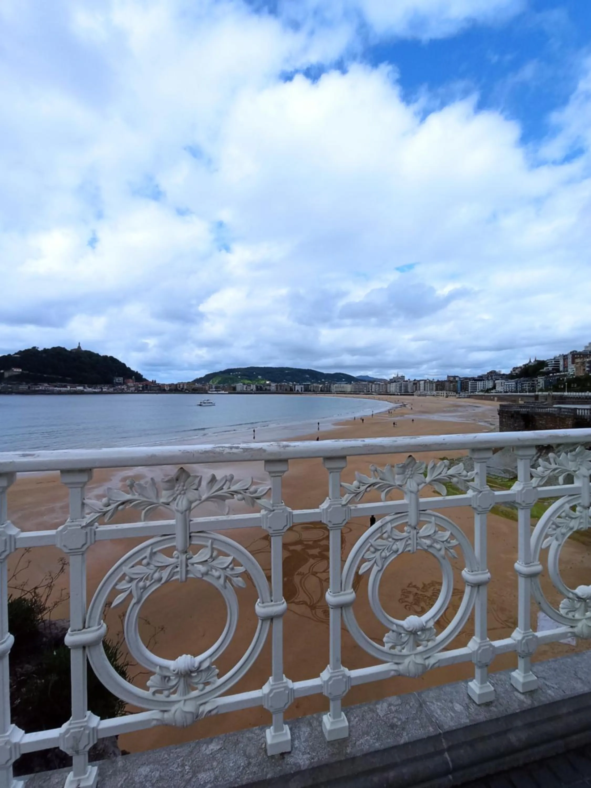 Beach in Colectia Hotel Ondarreta