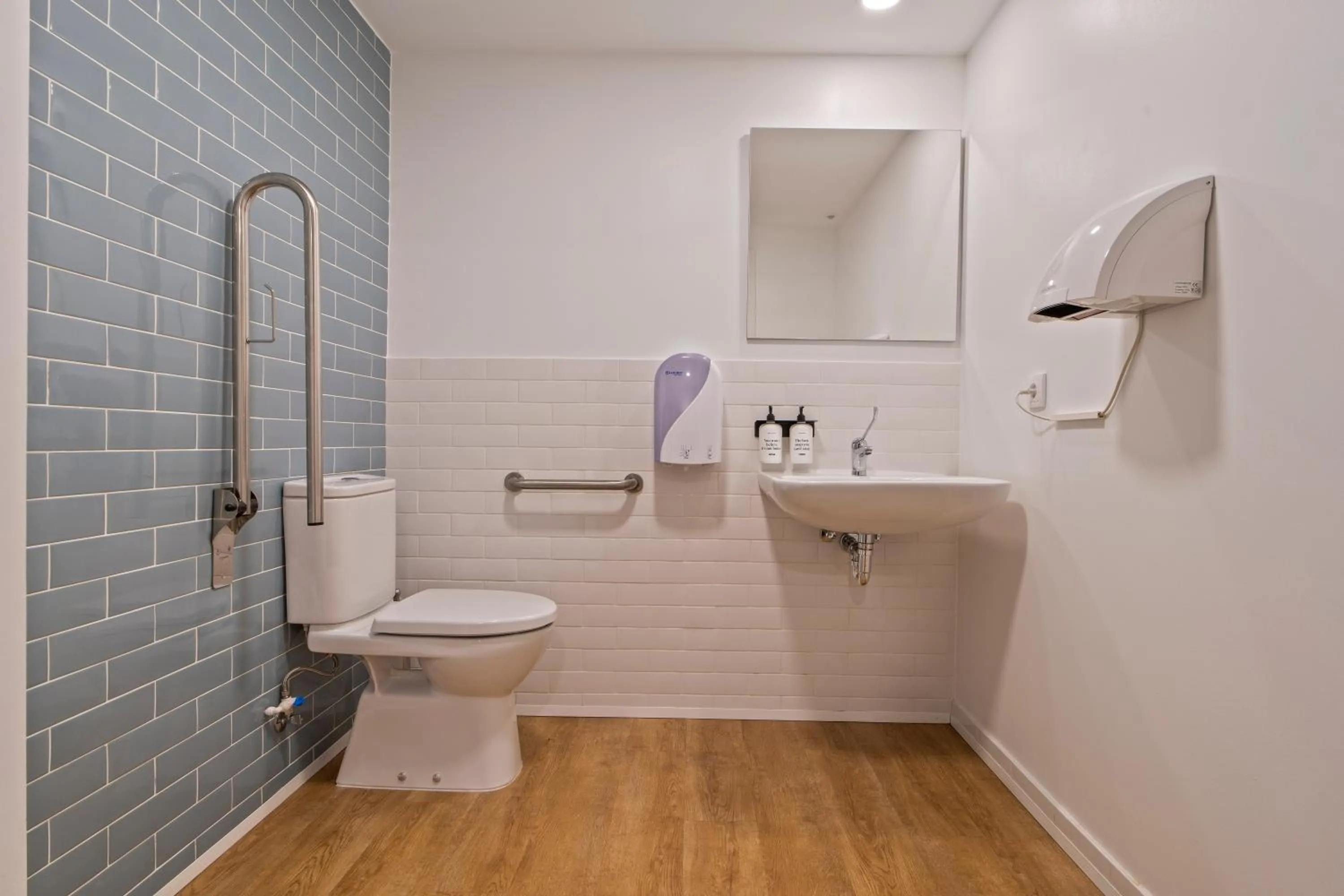 Toilet in Colectia Hotel Ondarreta