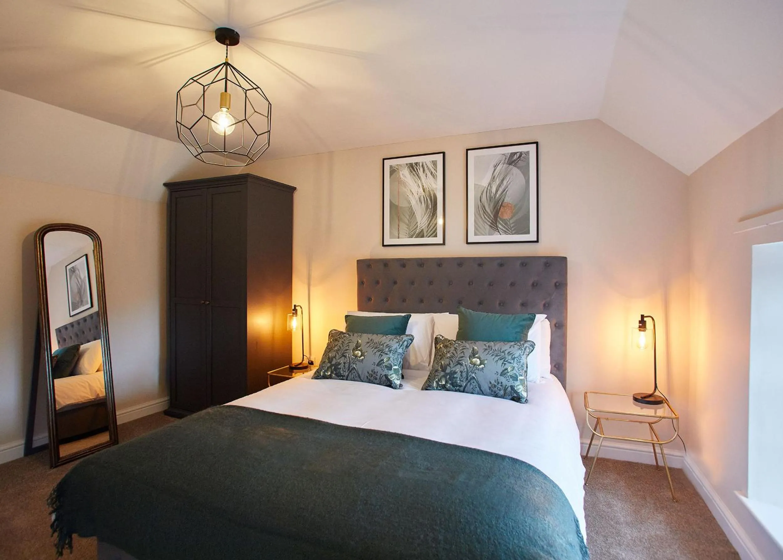 Host & Stay - Middle Farmhouse