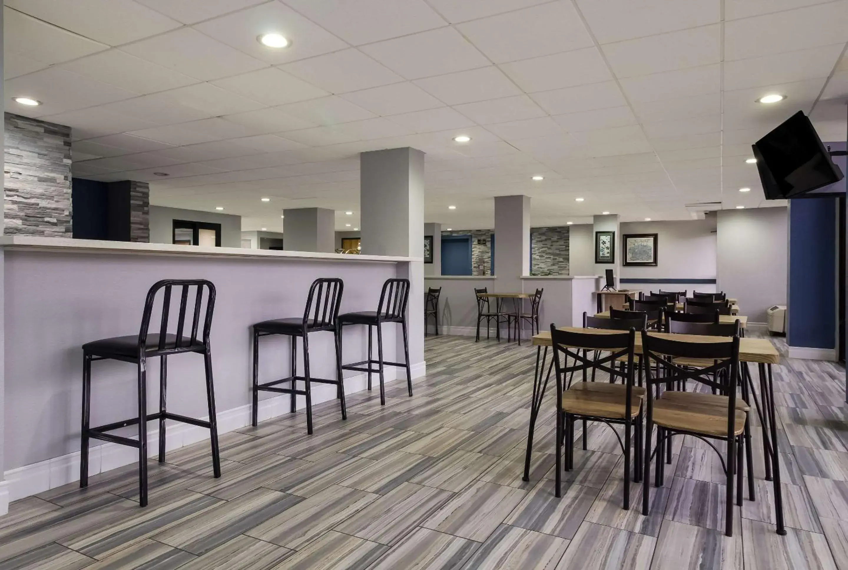 Breakfast in Quality Inn Houston East I-10 Breakfast in Quality Inn Houston East I-10