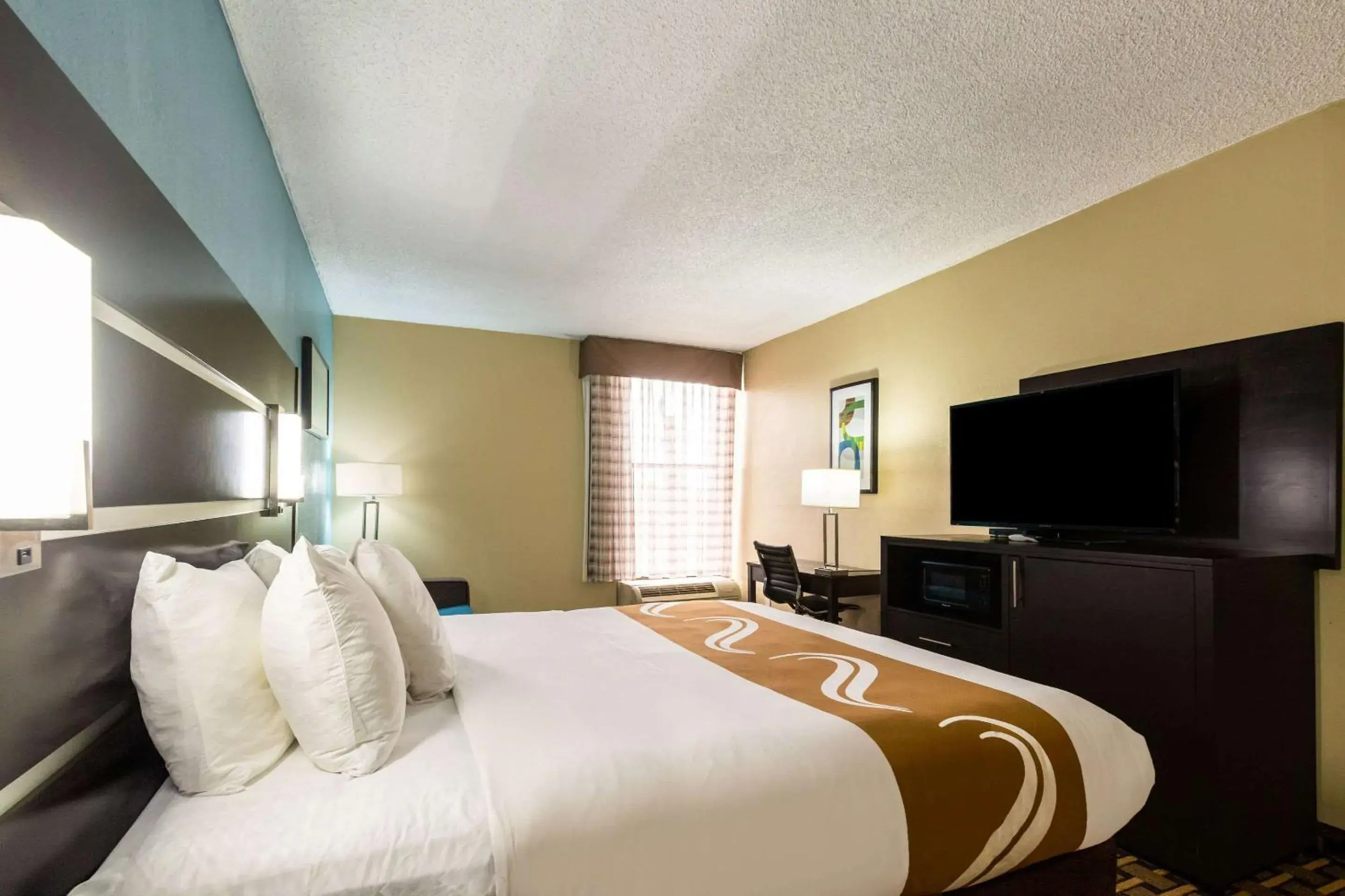 Bedroom, Bed in Quality Inn Houston East I-10 Bedroom, Bed in Quality Inn Houston East I-10
