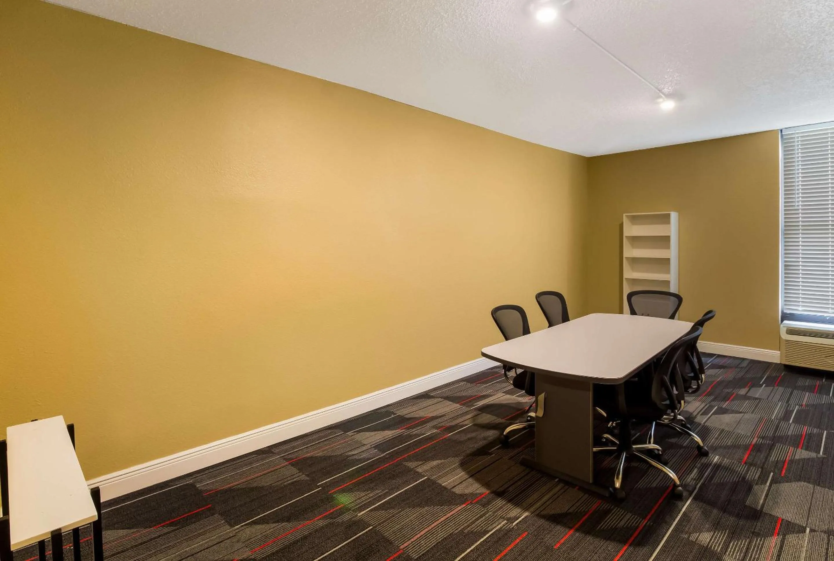 Meeting/conference room in Quality Inn Houston East I-10