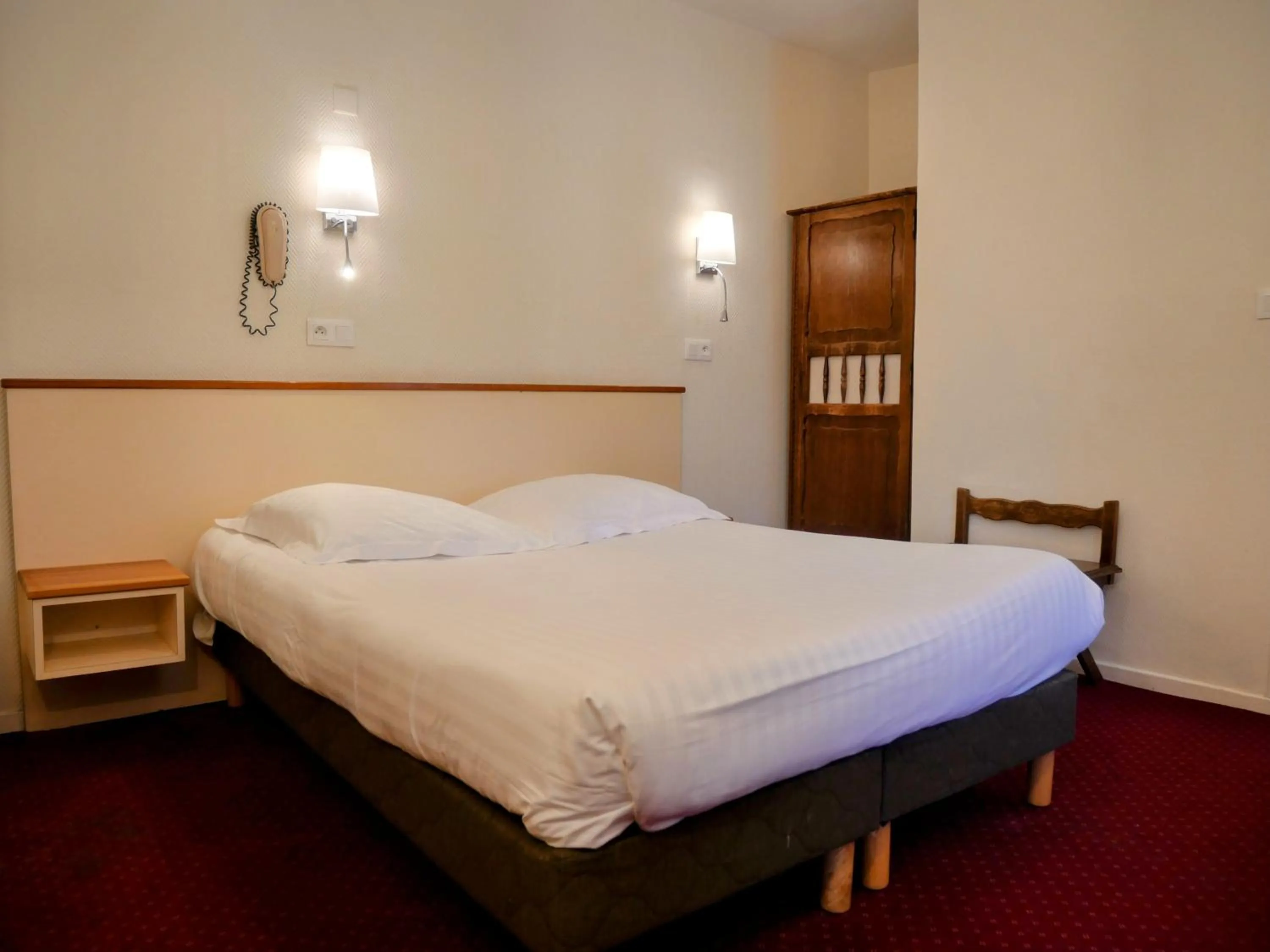 Bedroom, Bed in Hotel Iena