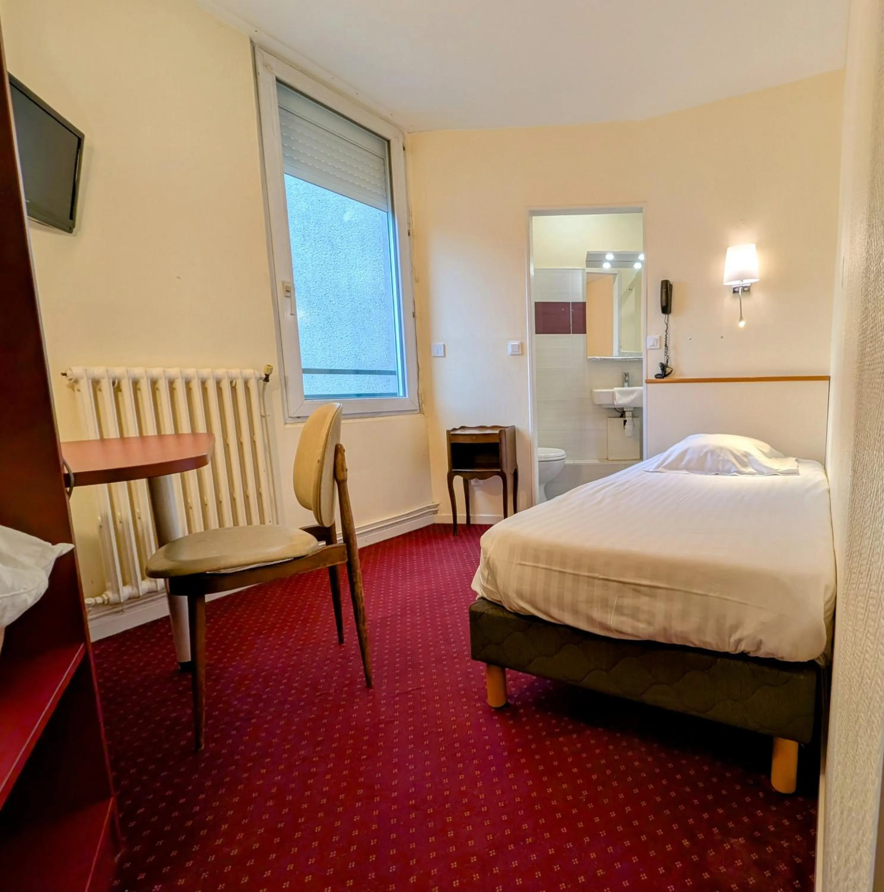 Bedroom, Bed in Hotel Iena