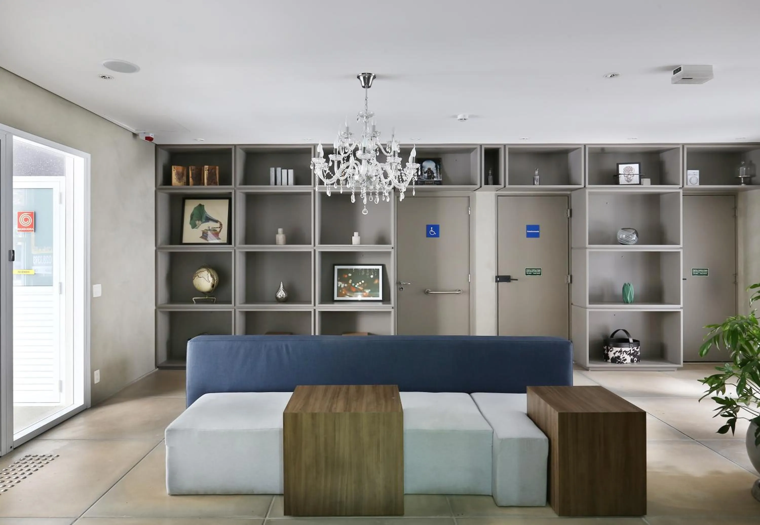 Seating area in 360 São Luis