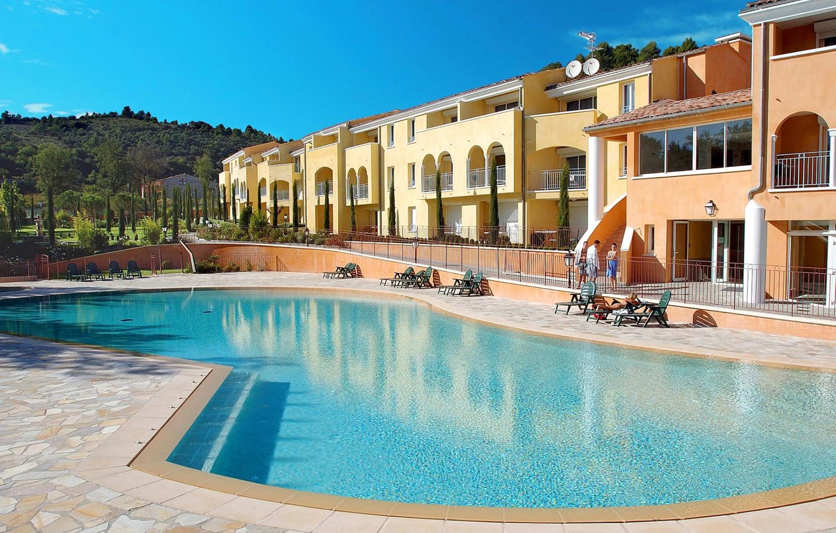 Swimming pool in Résidence Odalys La Licorne de Haute Provence