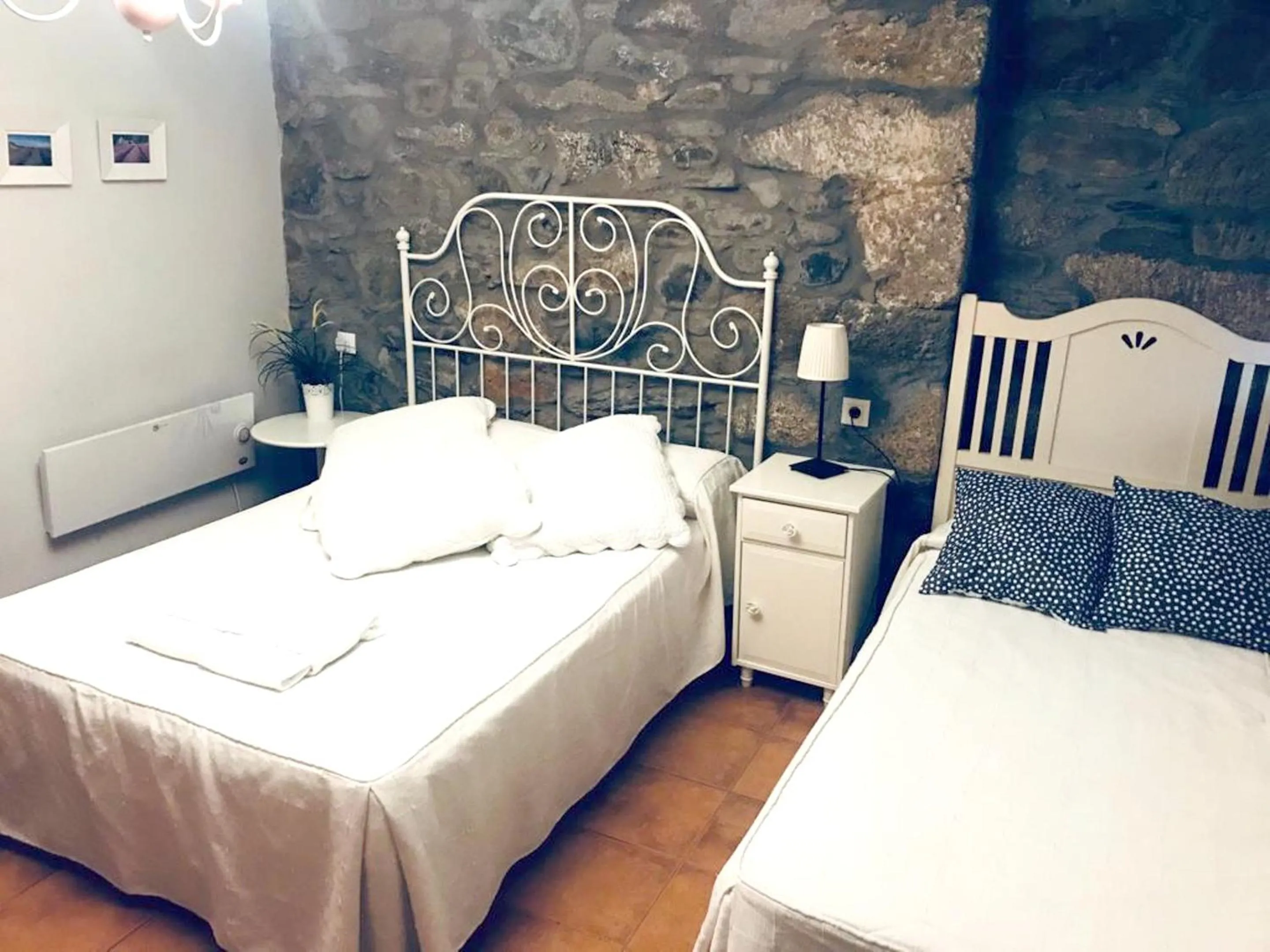 Spacious House in Molinaseca with Mountain View