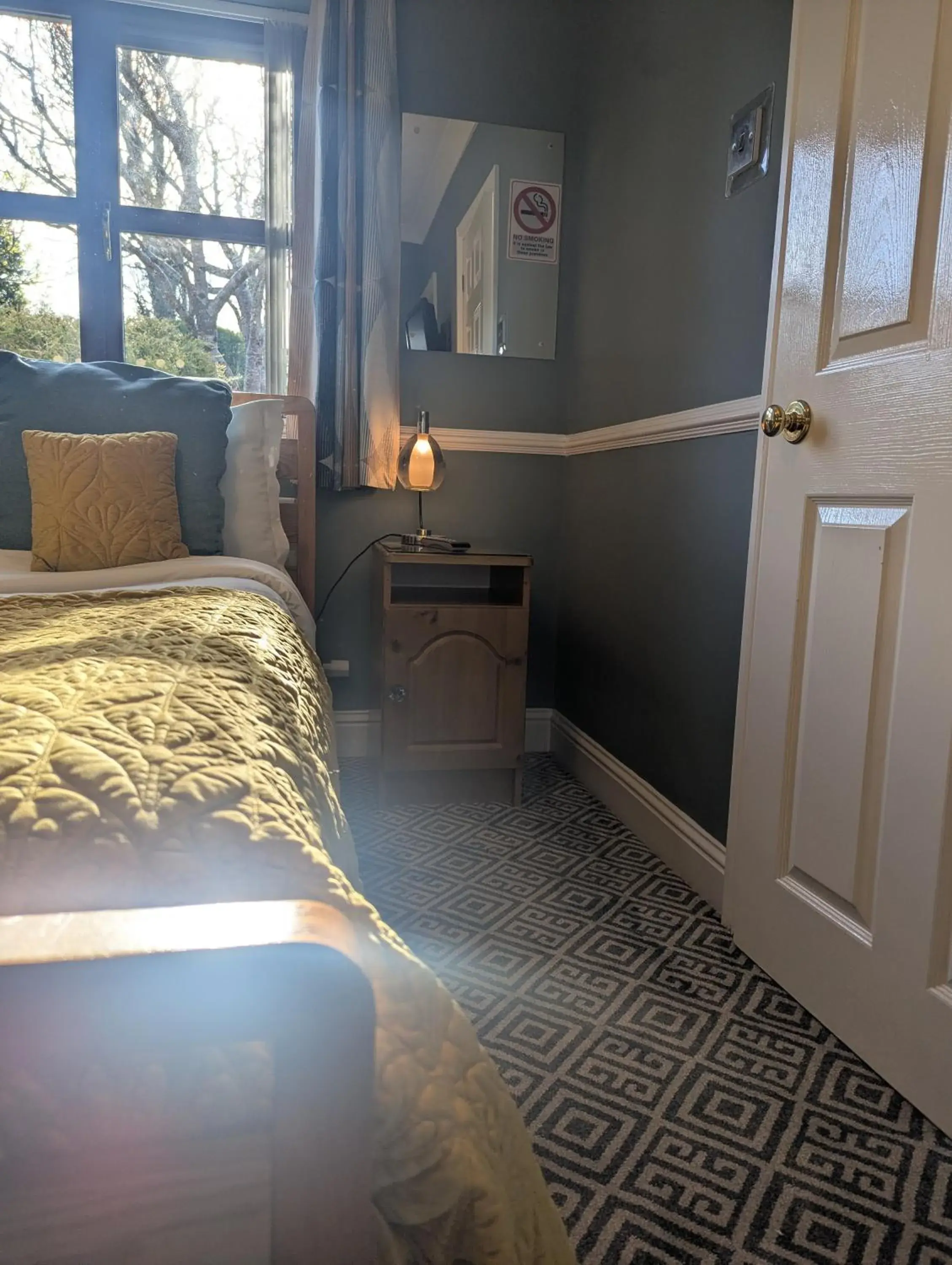 Small Double Room in Willowbank House and Lodges Small Double Room in Willowbank House and Lodges
