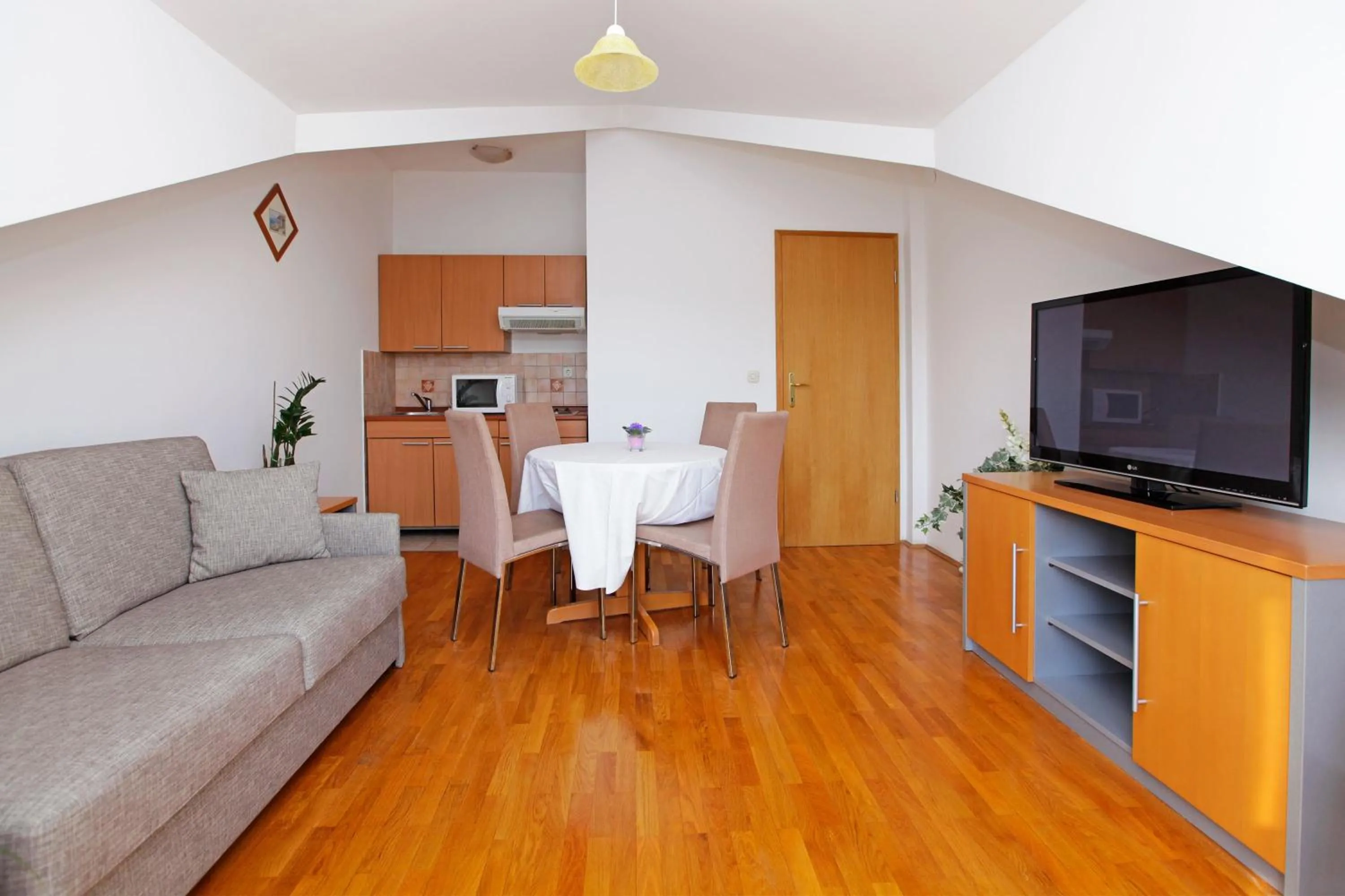 Communal lounge/ TV room in Apartments Vala