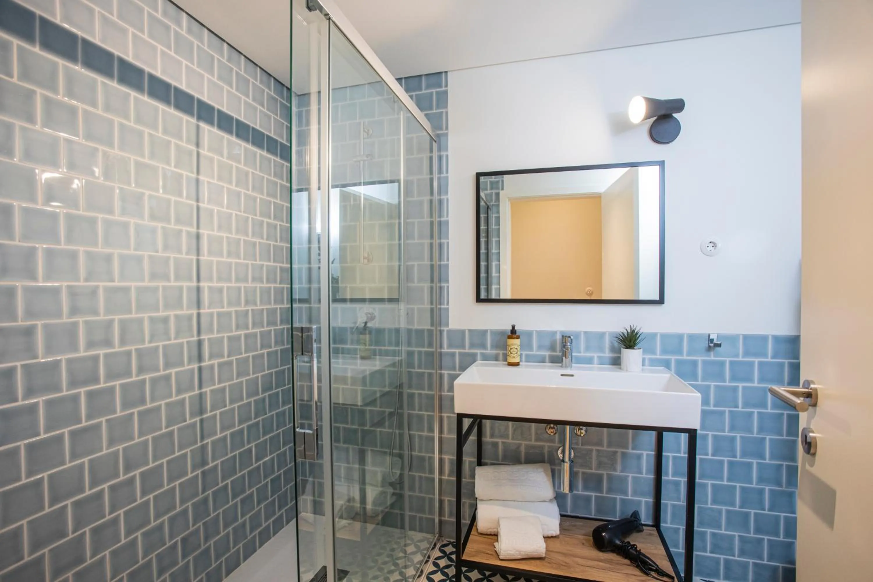 Toilet in Montebelo Lisbon Downtown Apartments