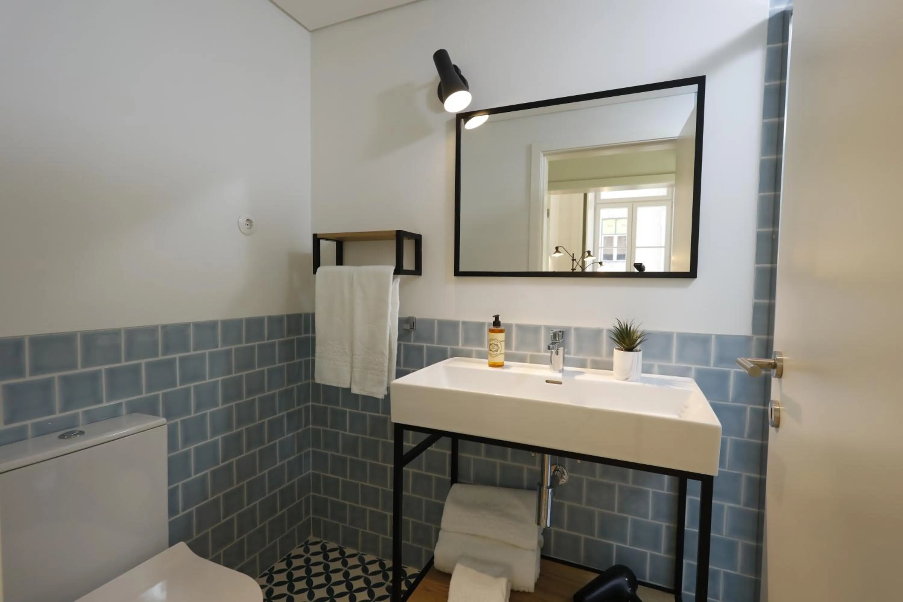 Bathroom in Montebelo Lisbon Downtown Apartments