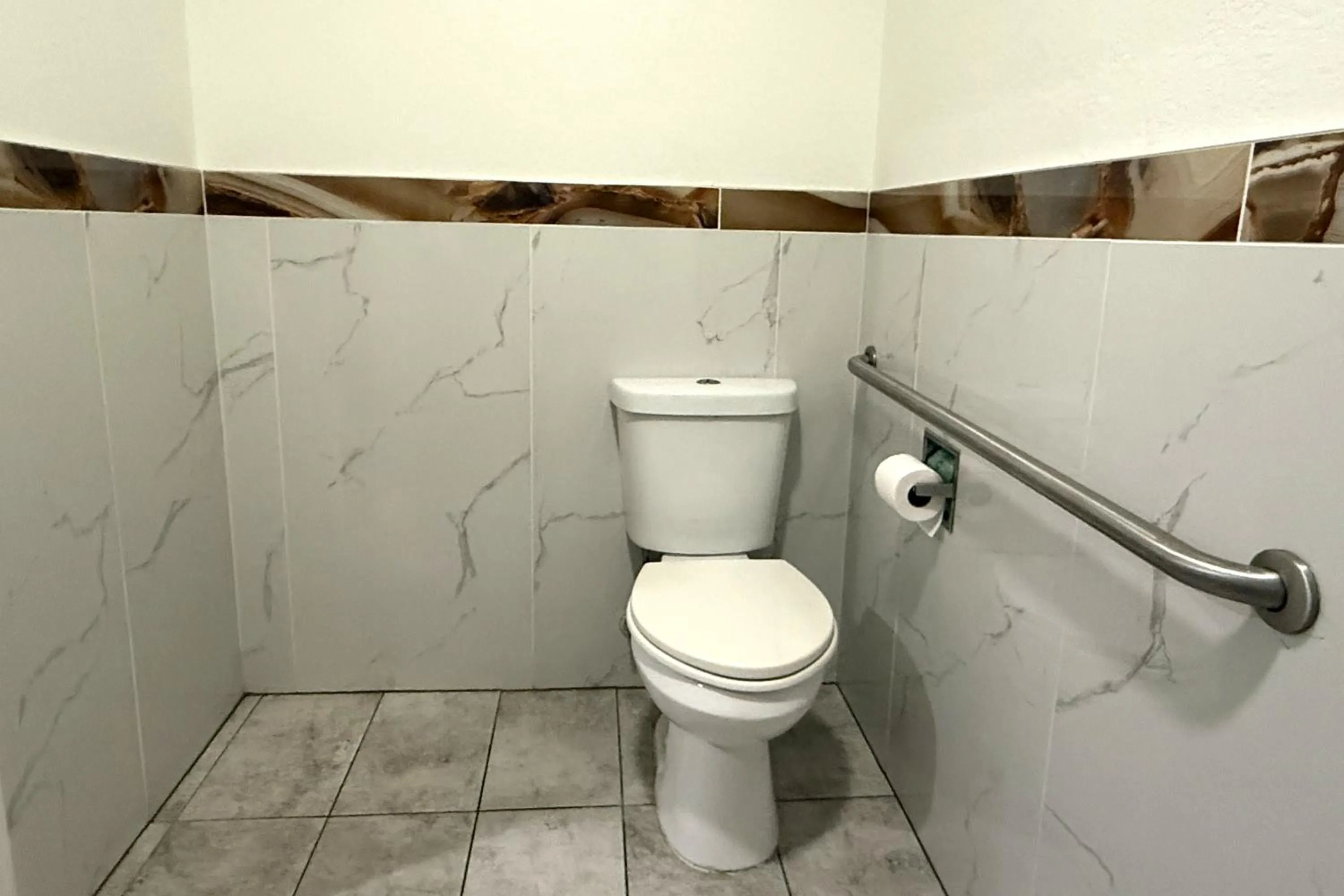 Bathroom in Hotel O Regency Suites Houston - IAH Beltway 8