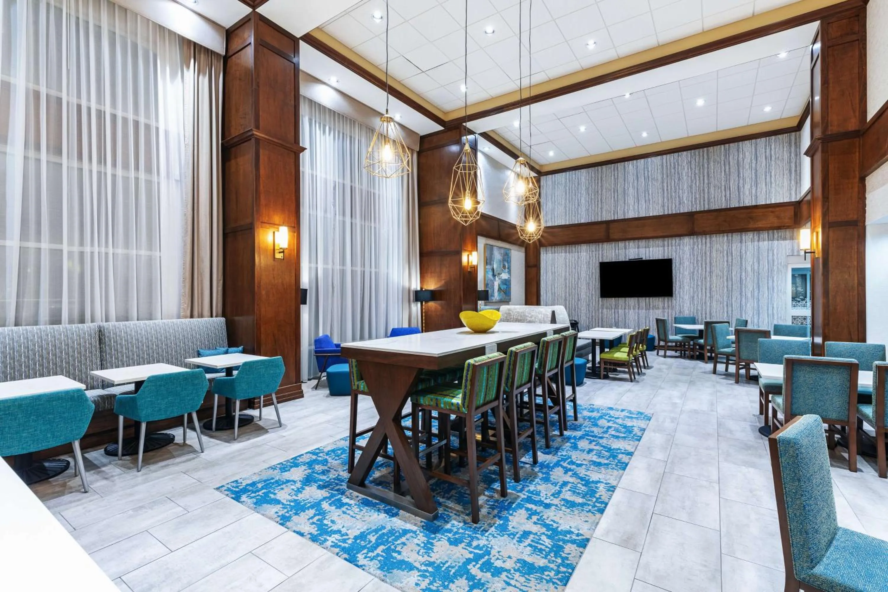 Bedroom in Hampton Inn and Suites Houston Heights I-10