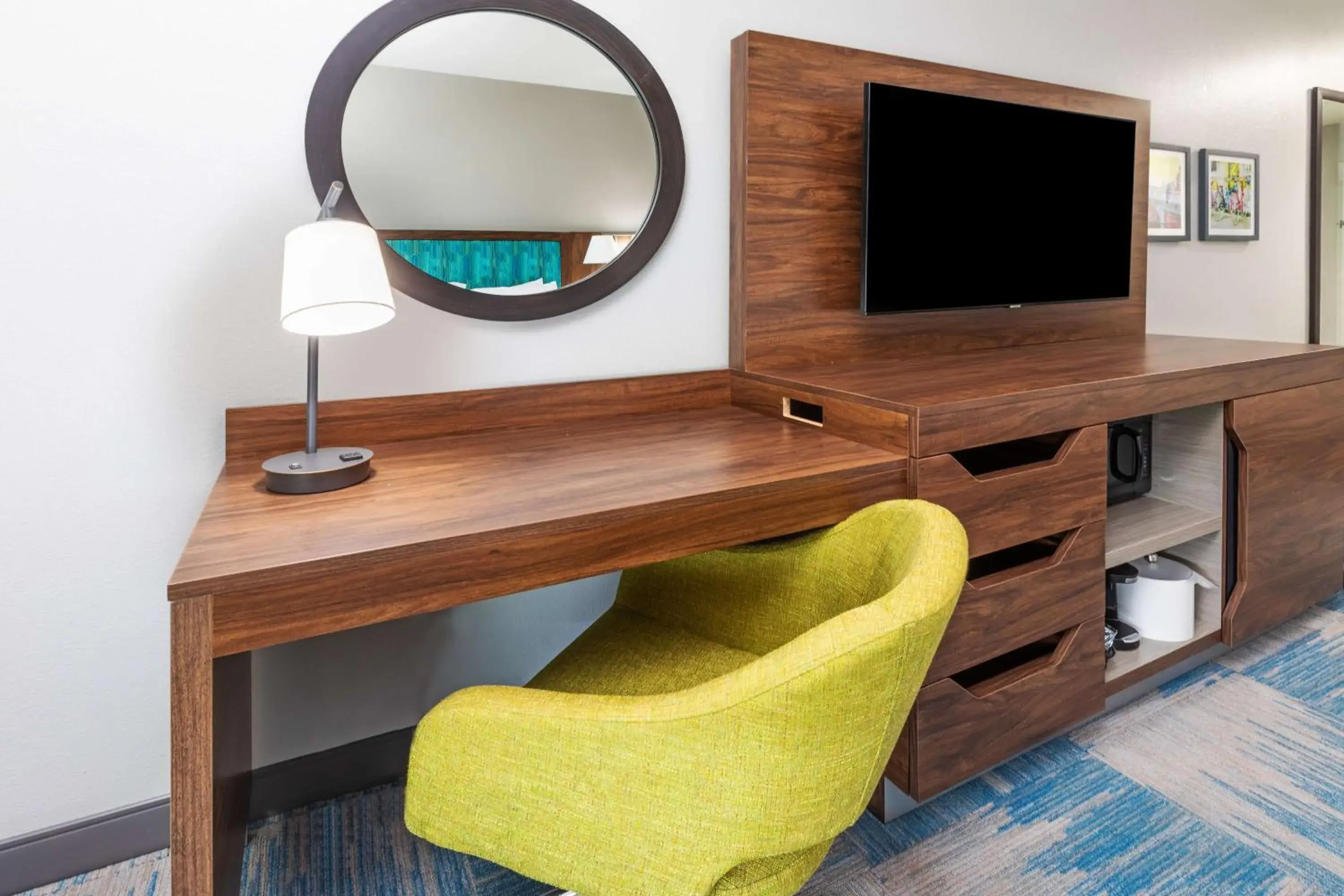 Bedroom in Hampton Inn and Suites Houston Heights I-10 Bedroom in Hampton Inn and Suites Houston Heights I-10