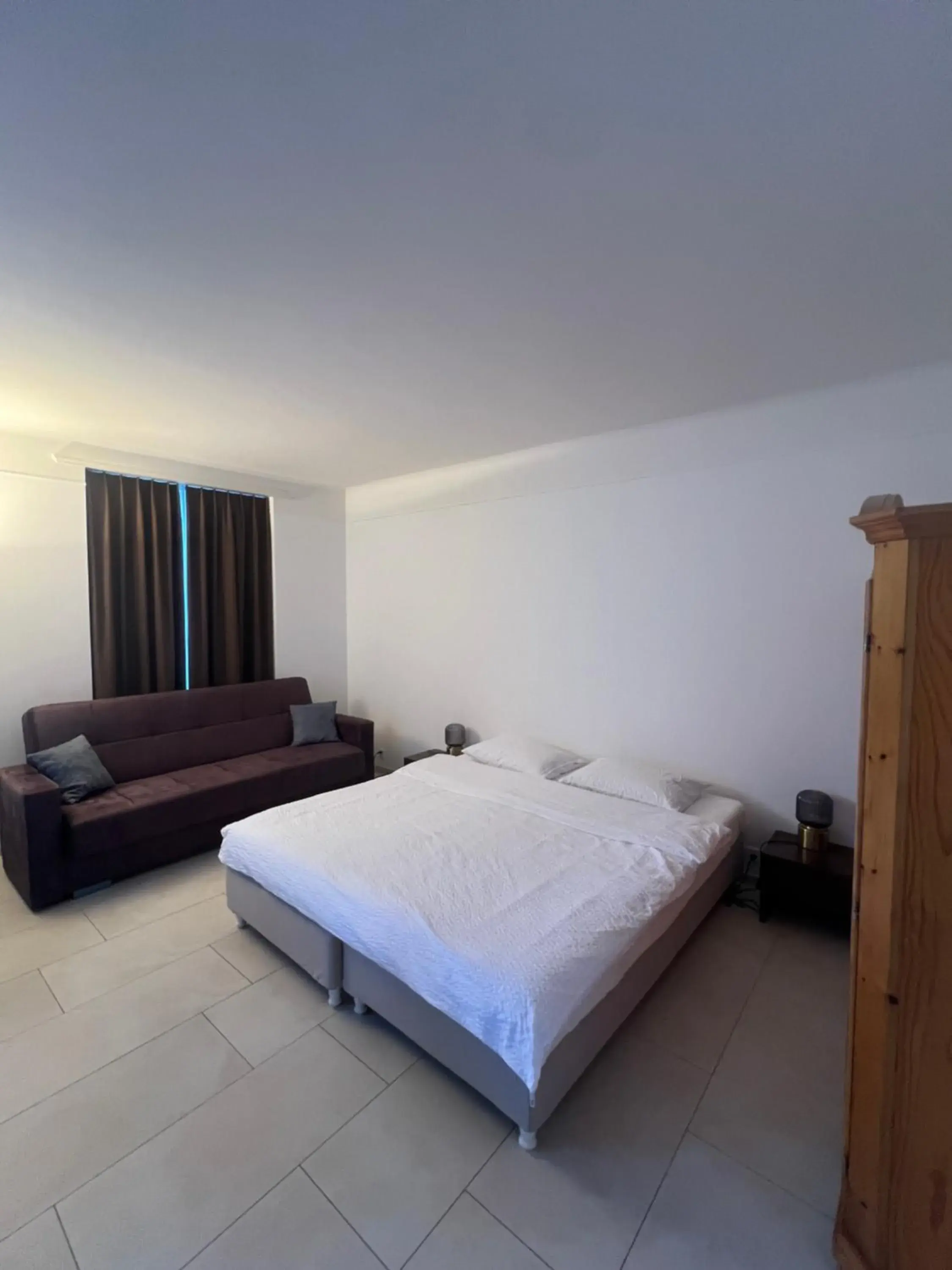 Double Room with Terrace - single occupancy in Rigiblick am See Double Room with Terrace - single occupancy in Rigiblick am See