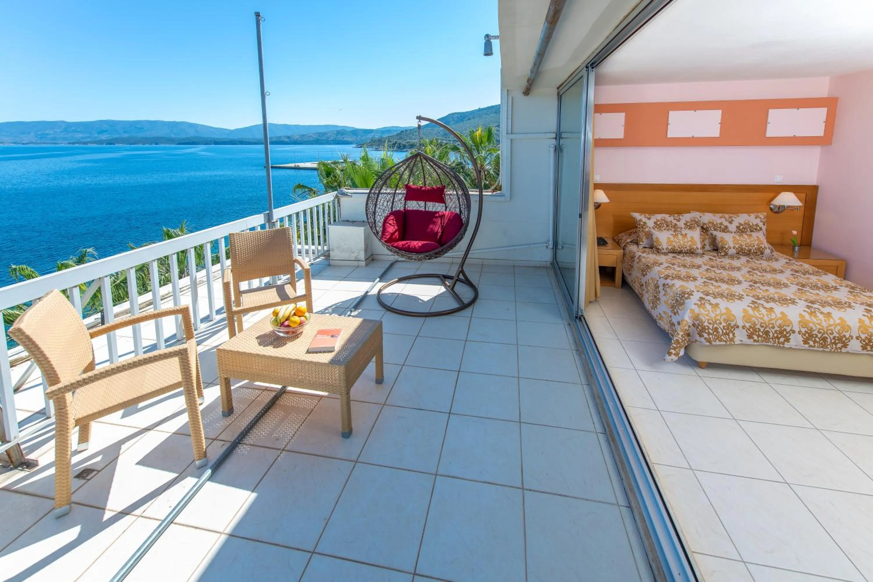 Avra Hotel