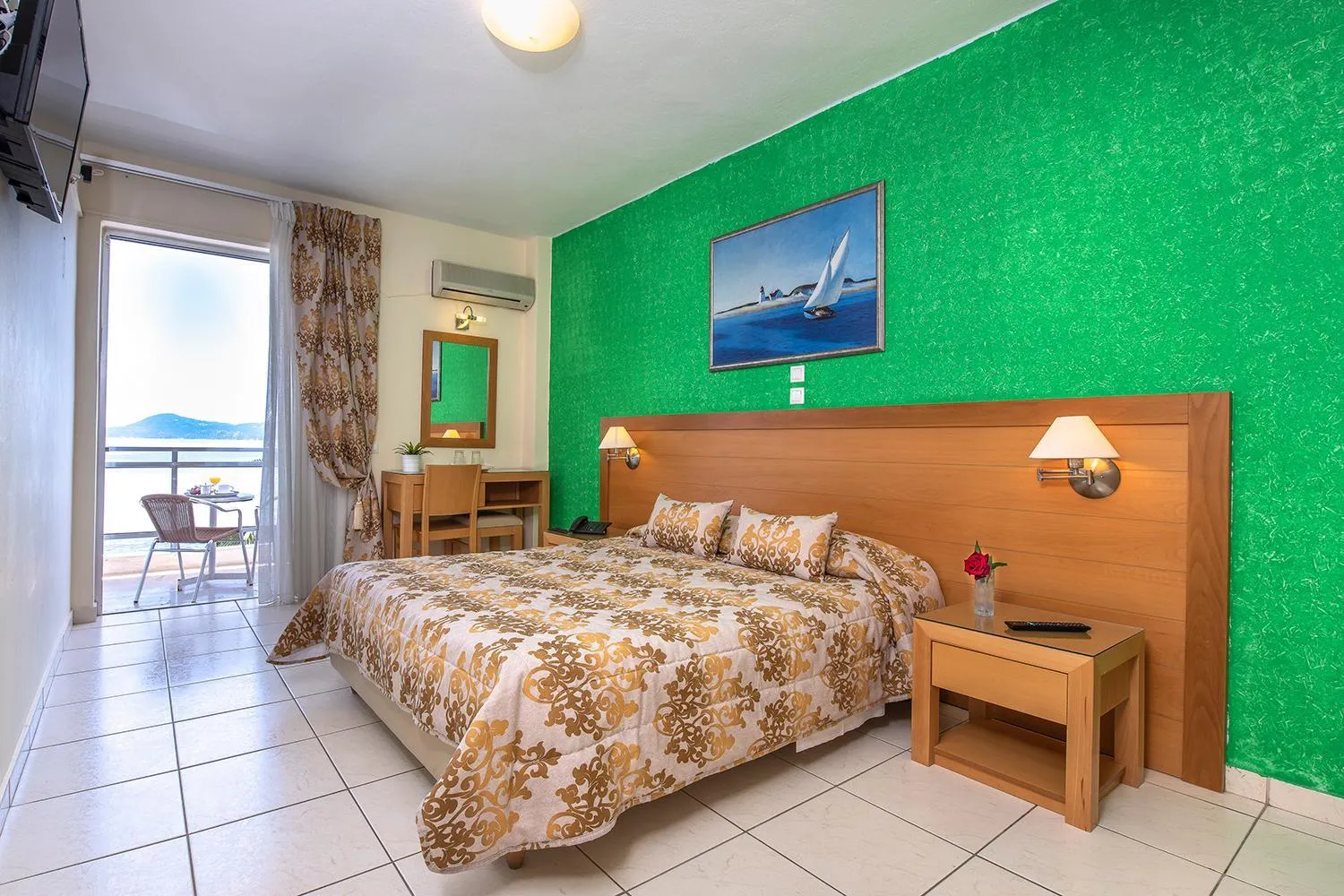Photo of the whole room, Bed in Avra Hotel