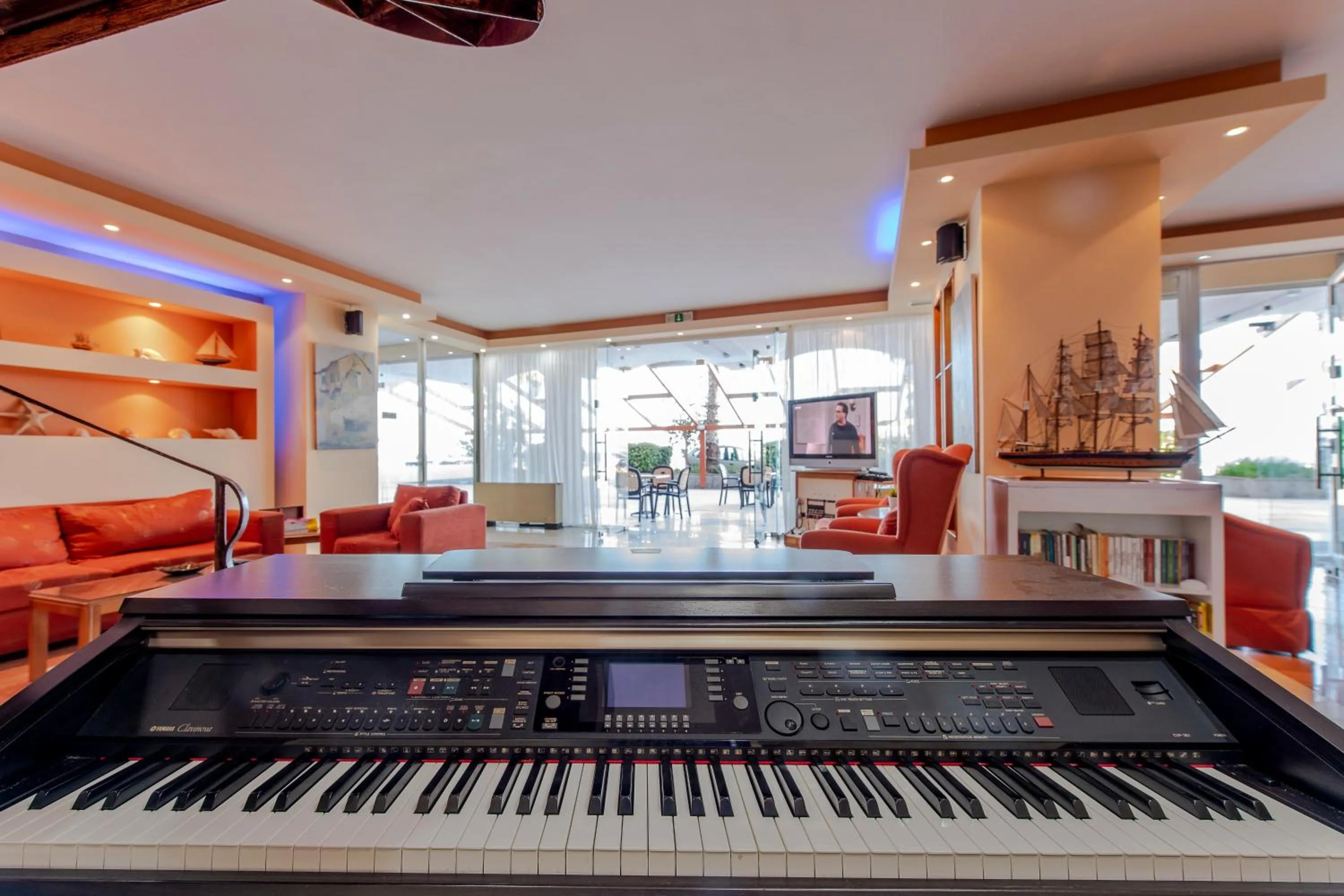 Avra Hotel