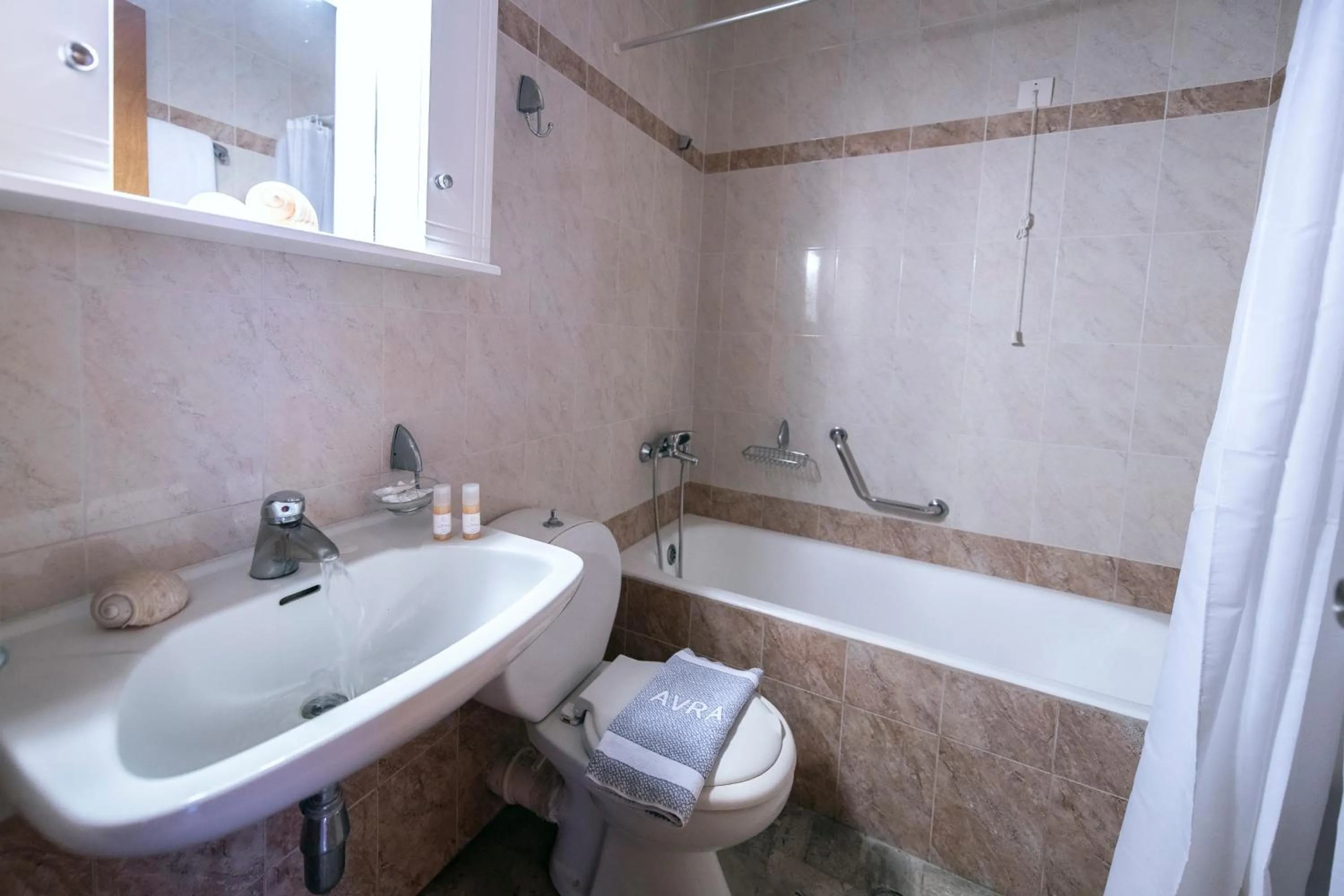 Avra Hotel