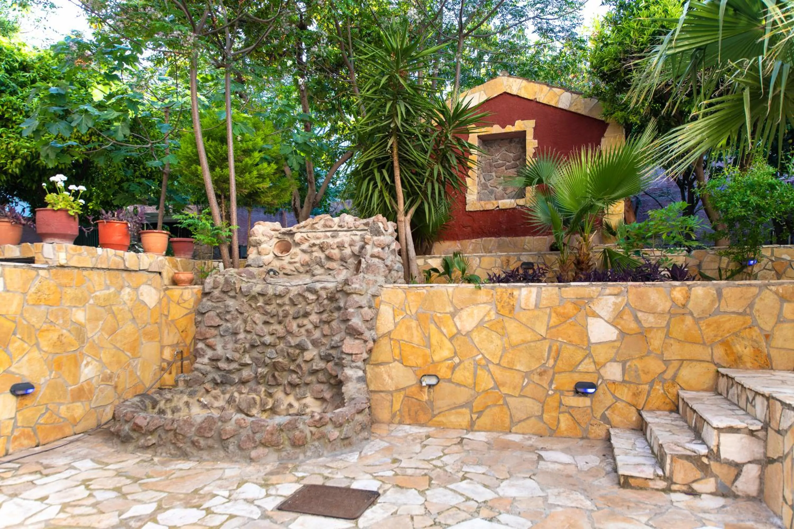 Garden in Avra Hotel