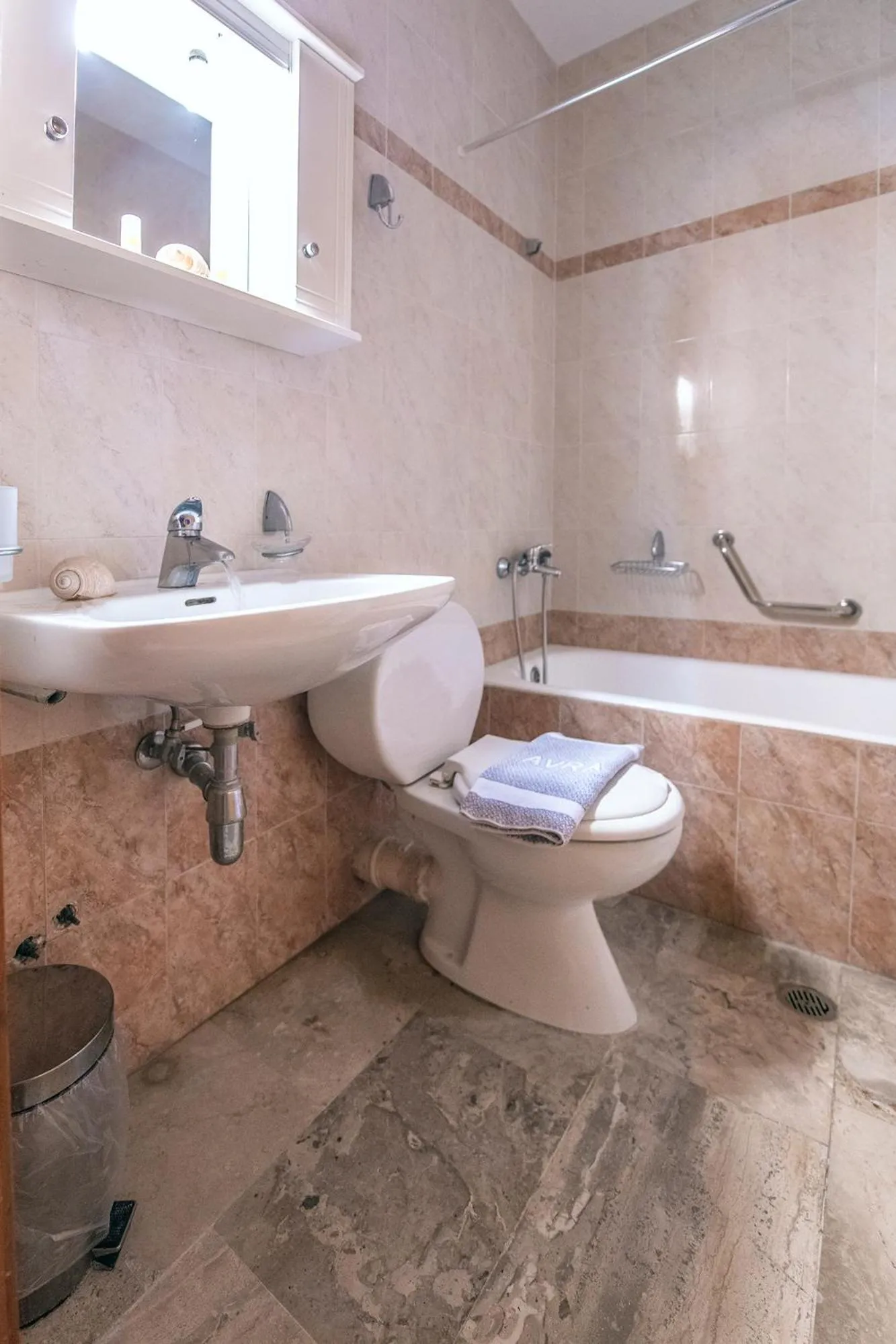 Avra Hotel