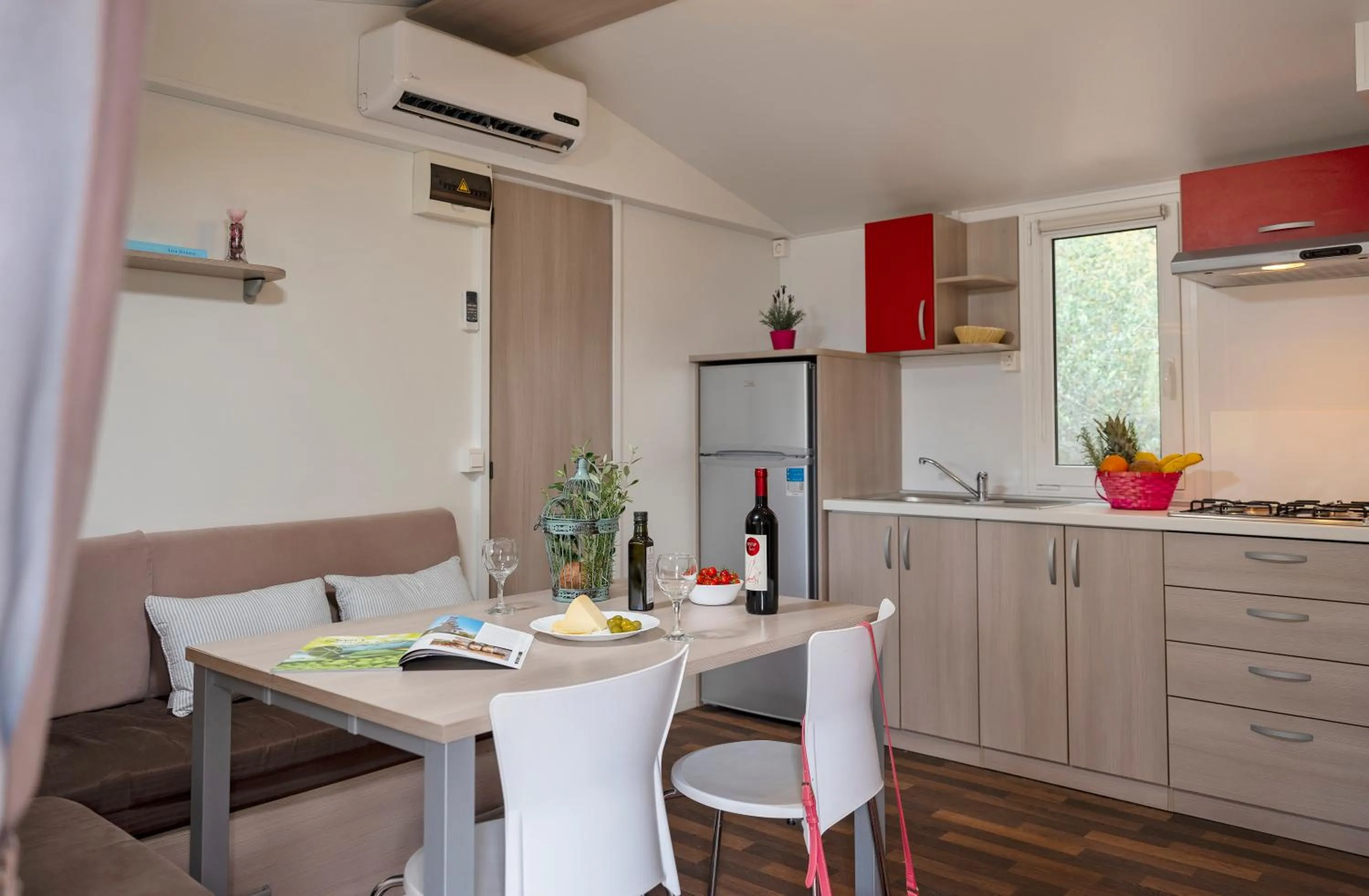 Dining area in Mobile Homes Camp Perna - Adriatic Kampovi