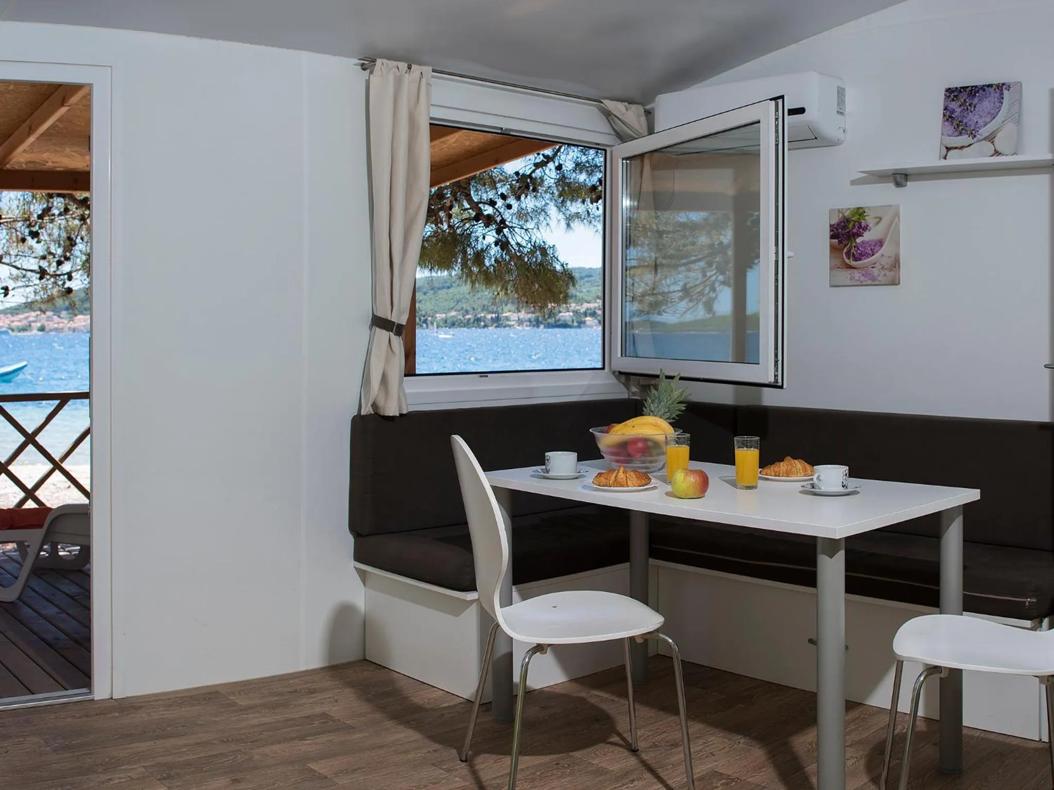 Dining area in Mobile Homes Camp Perna - Adriatic Kampovi