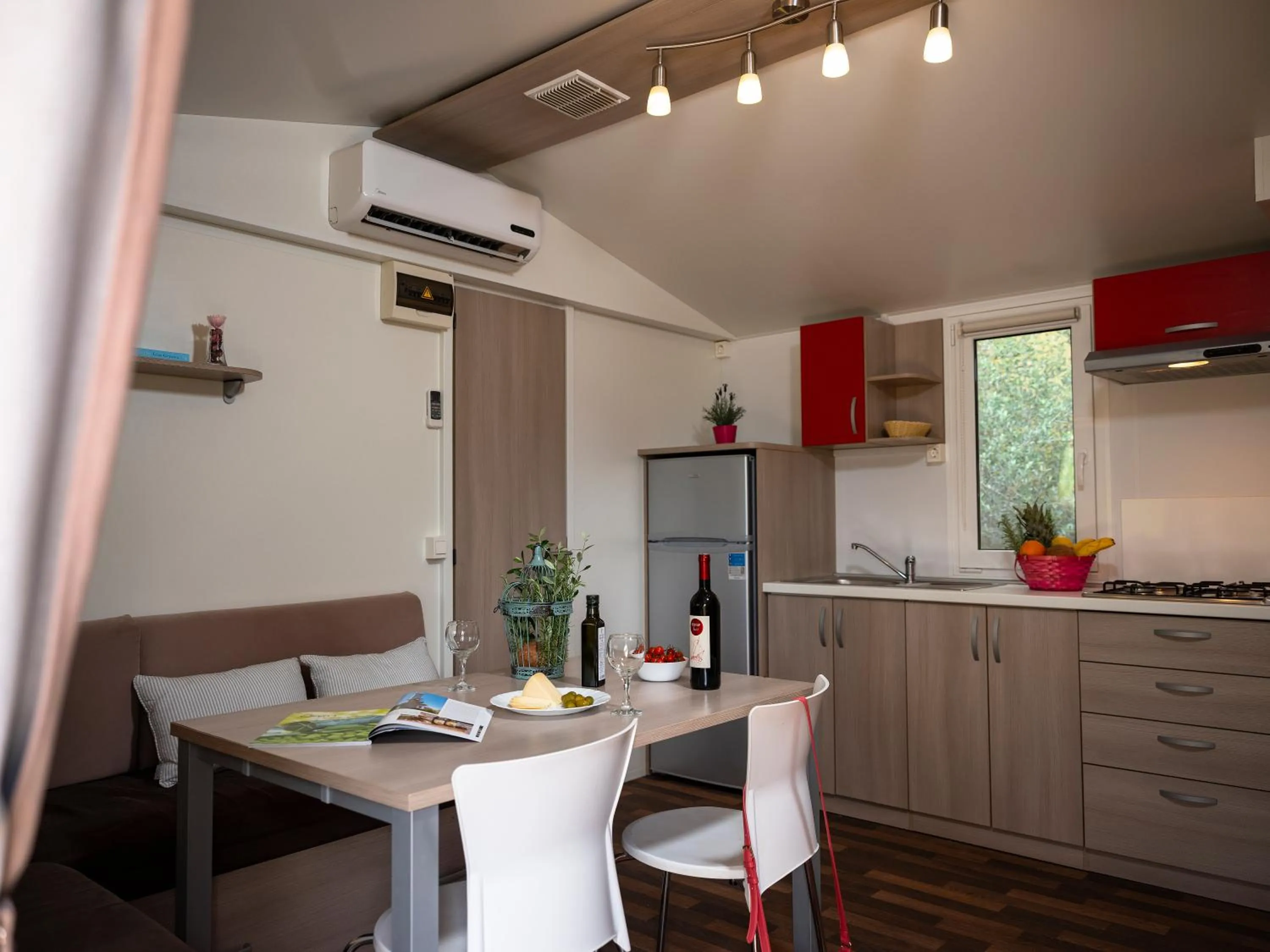 Dining area in Mobile Homes Camp Perna - Adriatic Kampovi