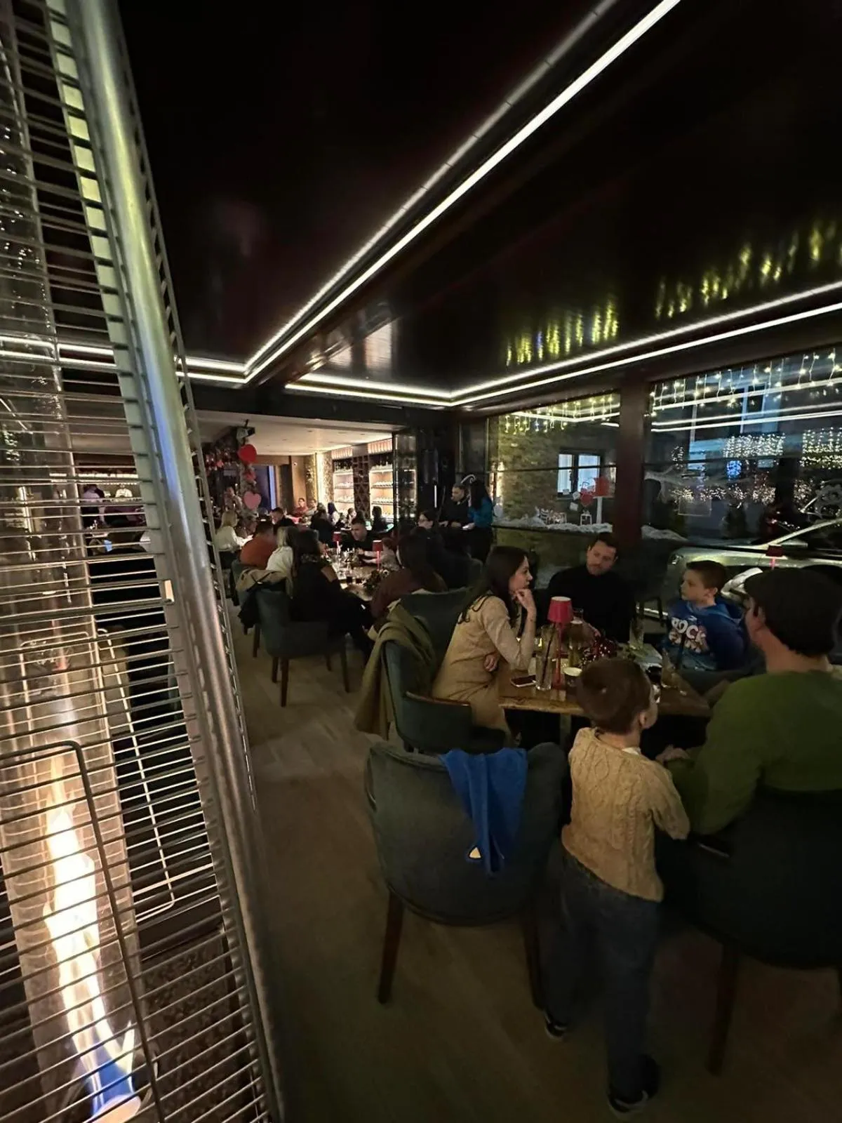 Restaurant/places to eat in All Seasons Residence