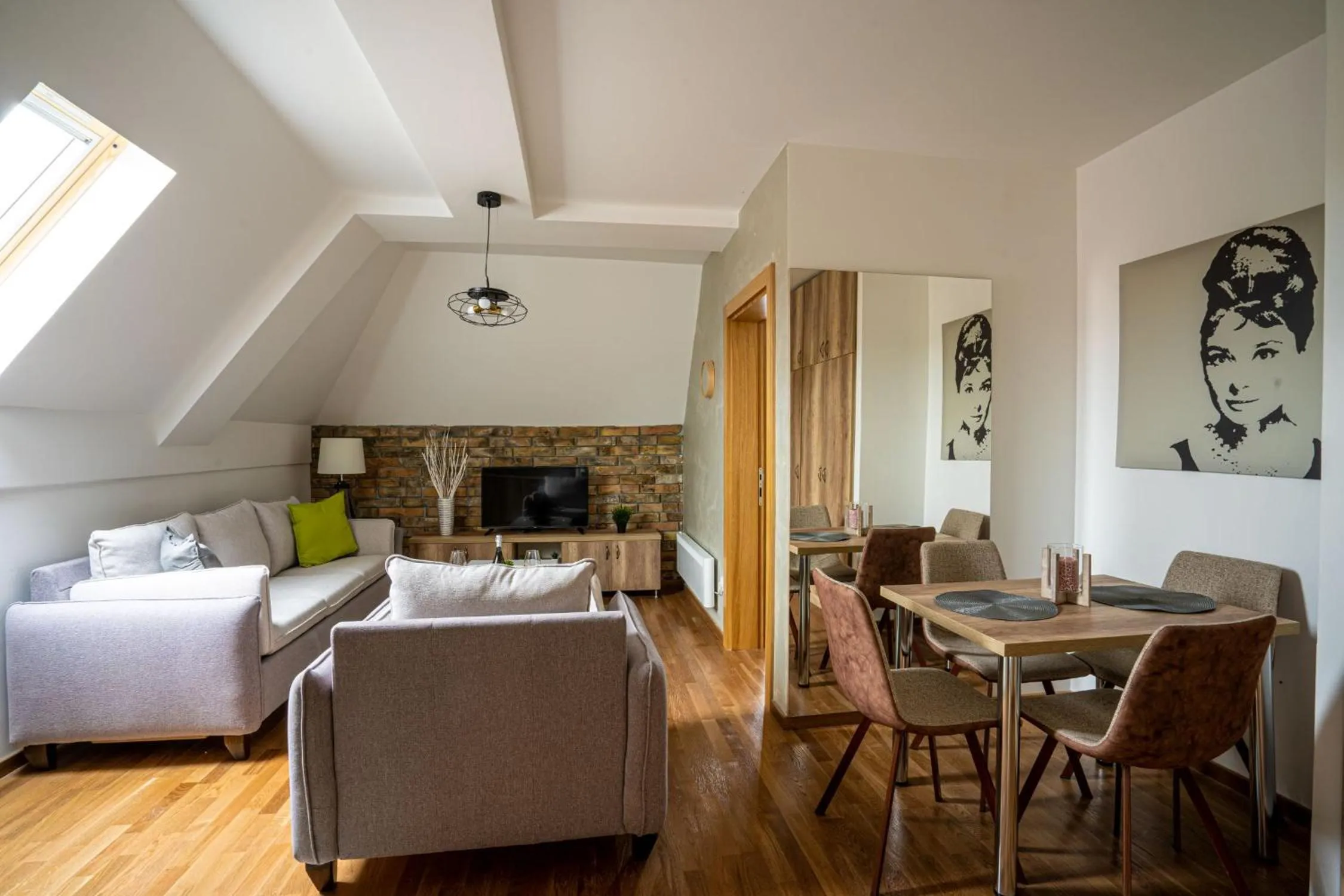 Seating area, Bed in All Seasons Residence