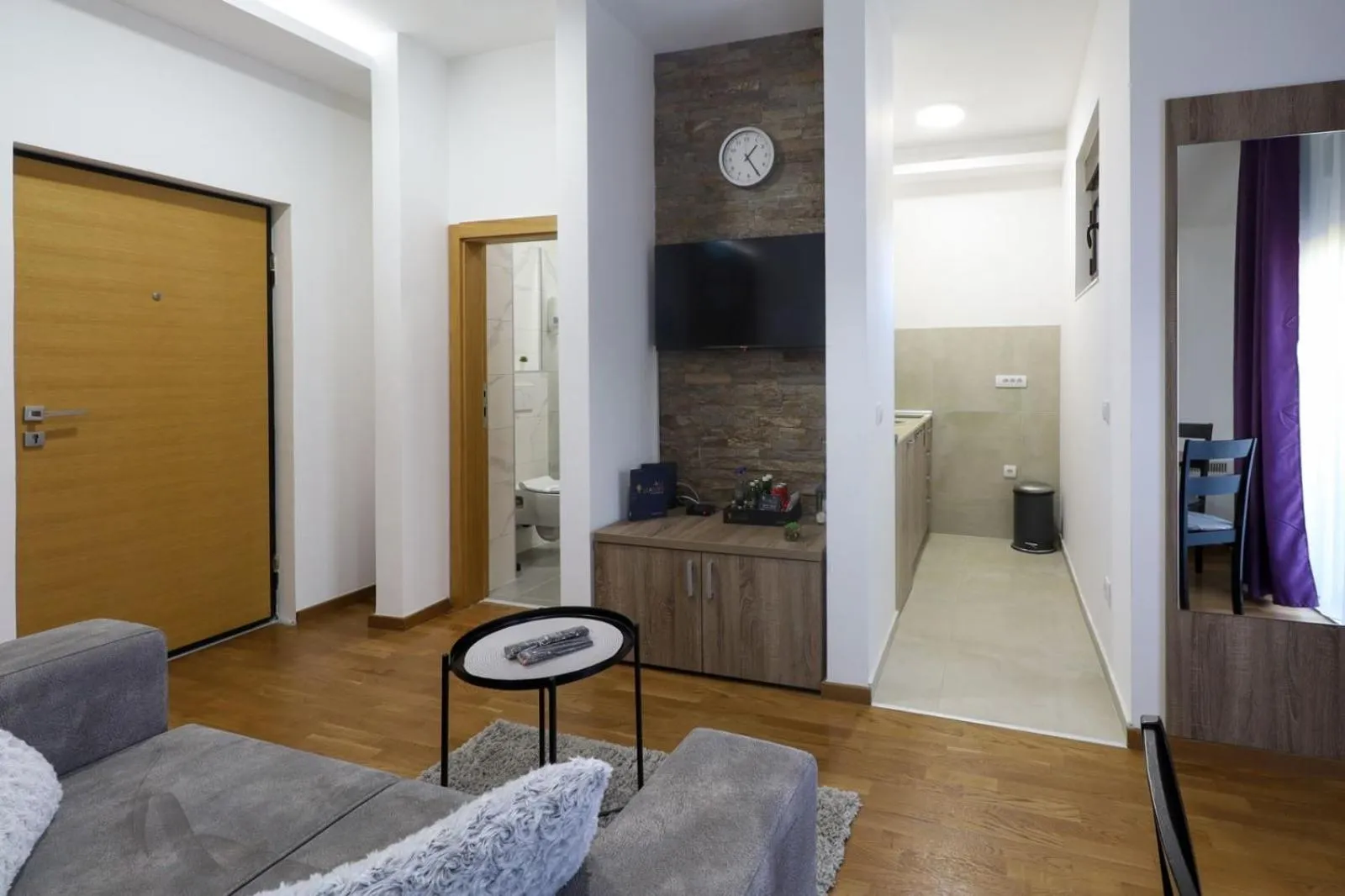 TV and multimedia in All Seasons Residence