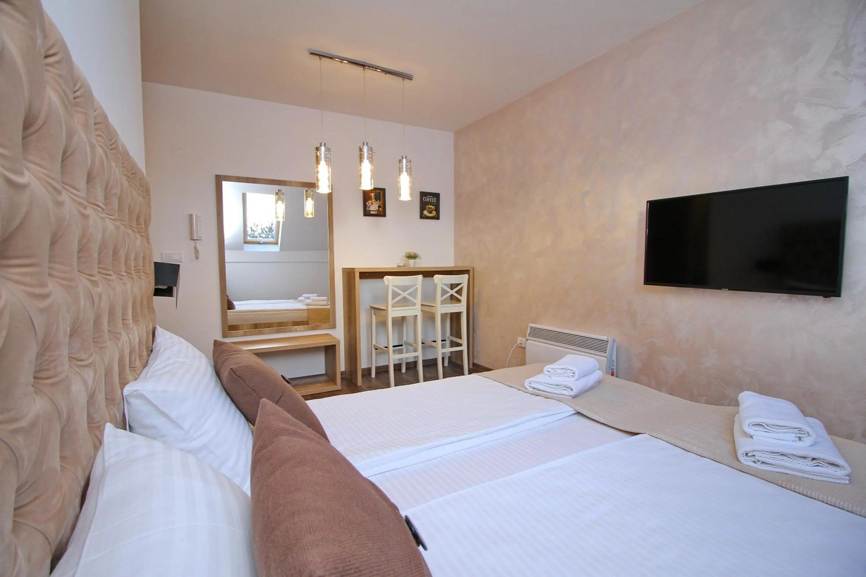 Photo of the whole room, Bed in All Seasons Residence