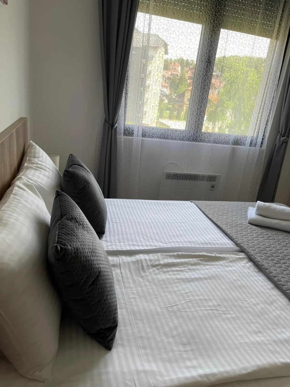 Bedroom, Bed in All Seasons Residence