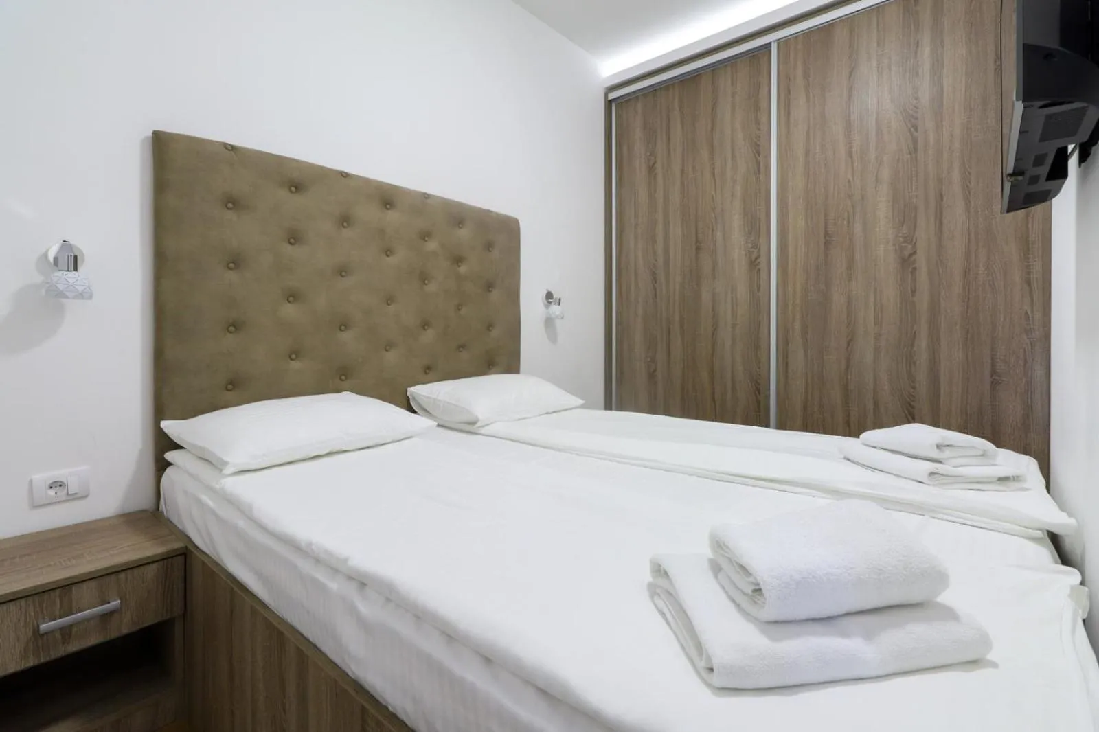 Bed in All Seasons Residence