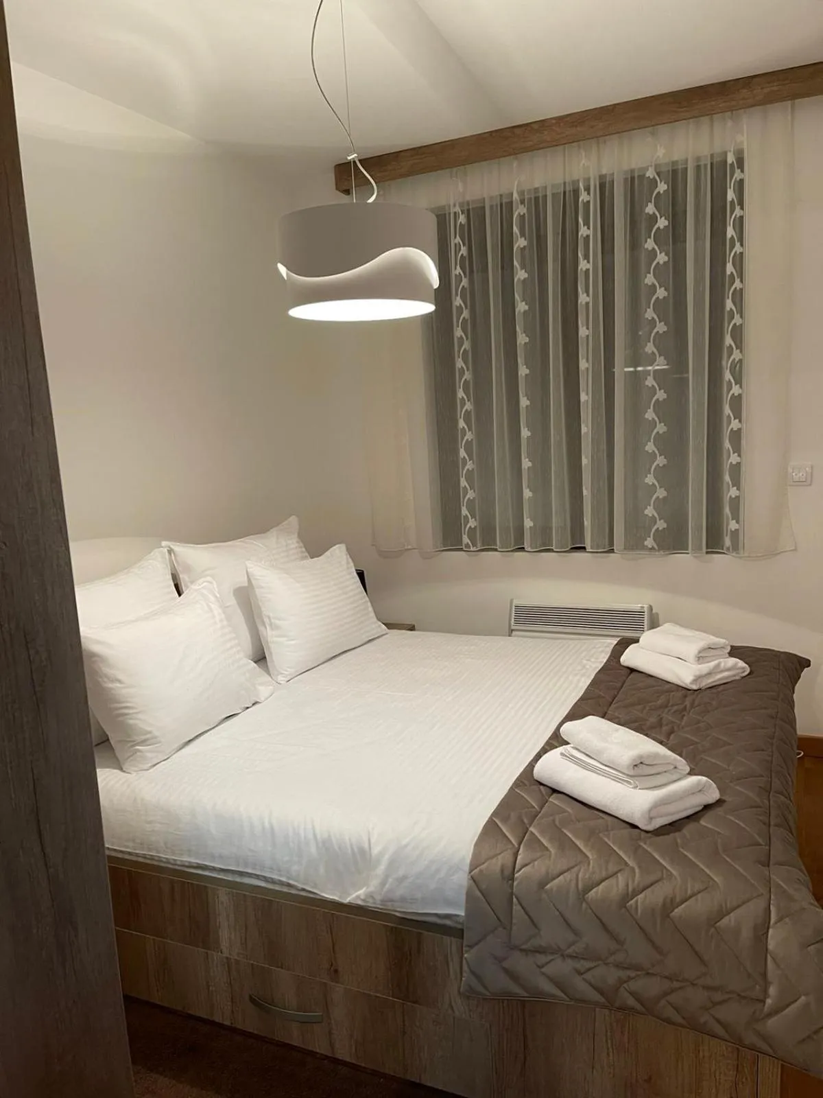 Bedroom, Bed in All Seasons Residence